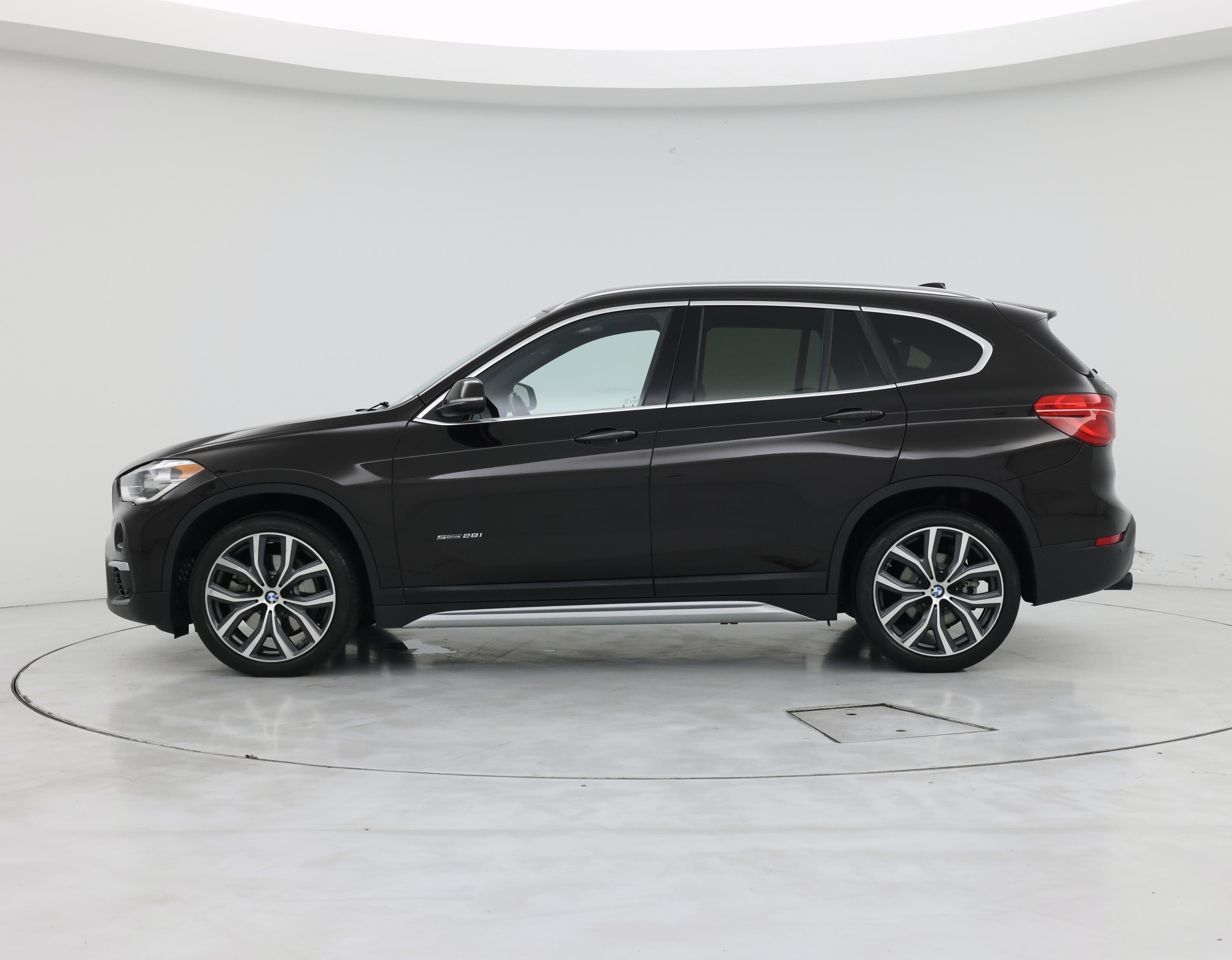 Thumbnail: 2018 BMW X1 - 3
