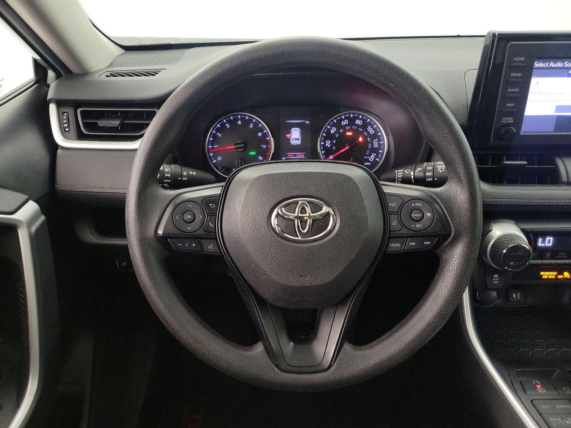 Thumbnail: 2019 Toyota RAV4 - 10