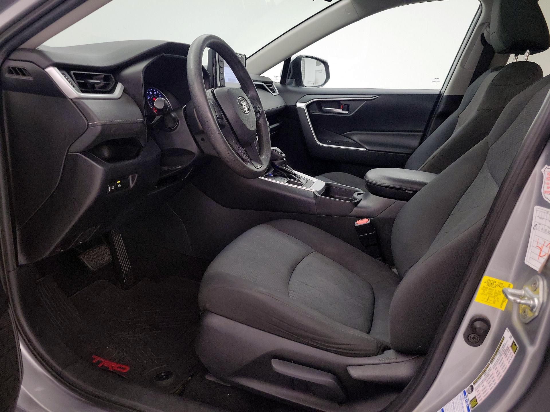 Thumbnail: 2019 Toyota RAV4 - 11
