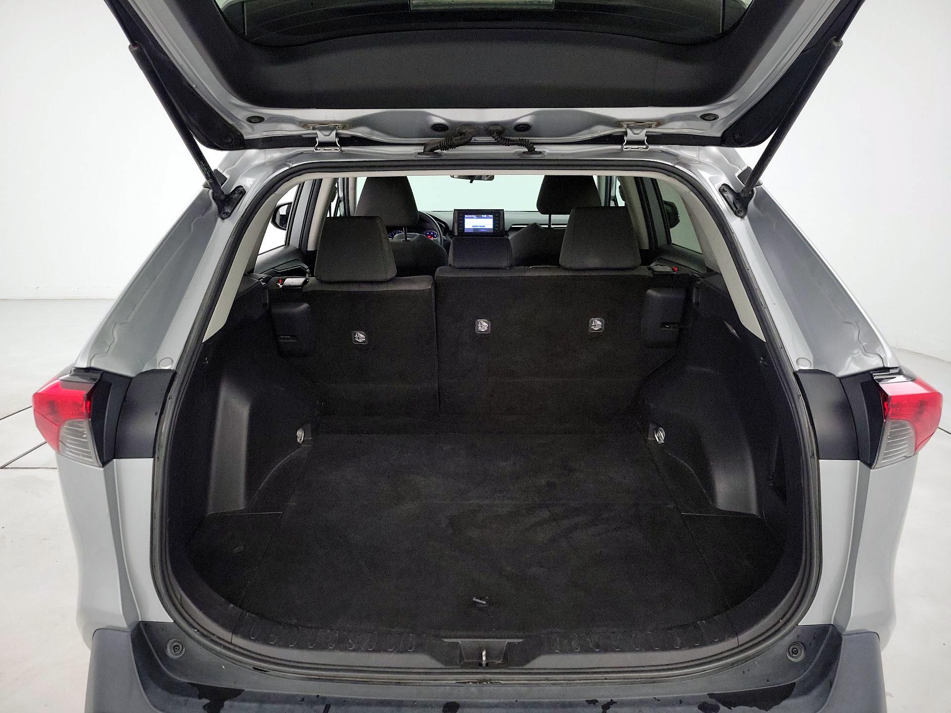 Thumbnail: 2019 Toyota RAV4 - 20