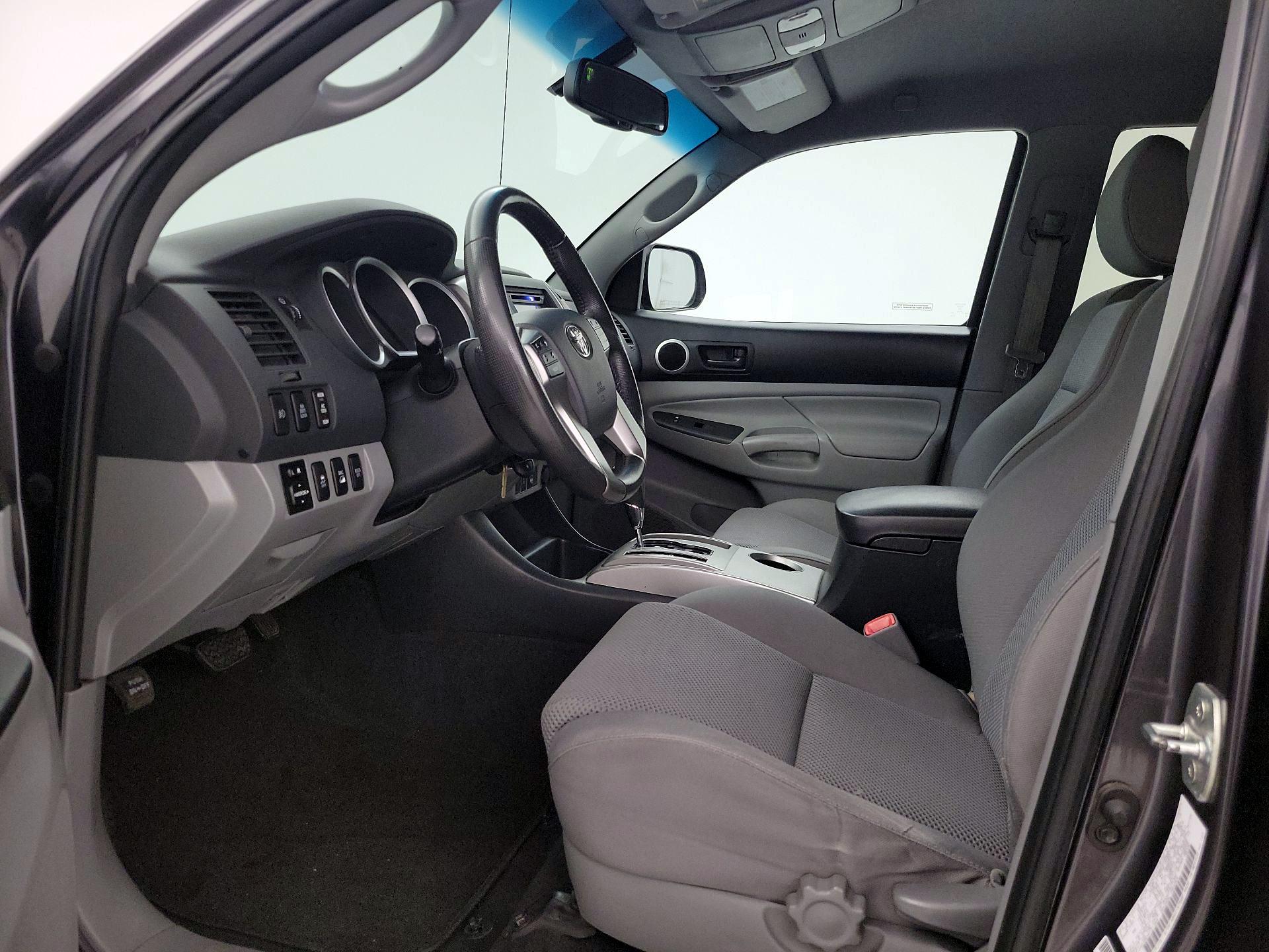 Thumbnail: 2013 Toyota Tacoma - 11