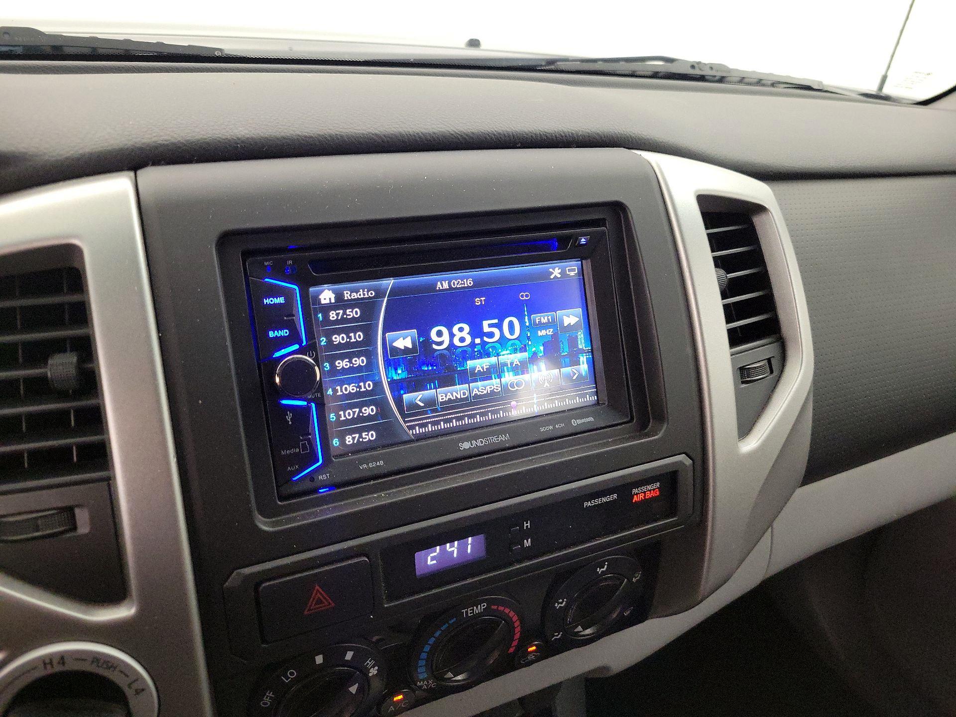Thumbnail: 2013 Toyota Tacoma - 15