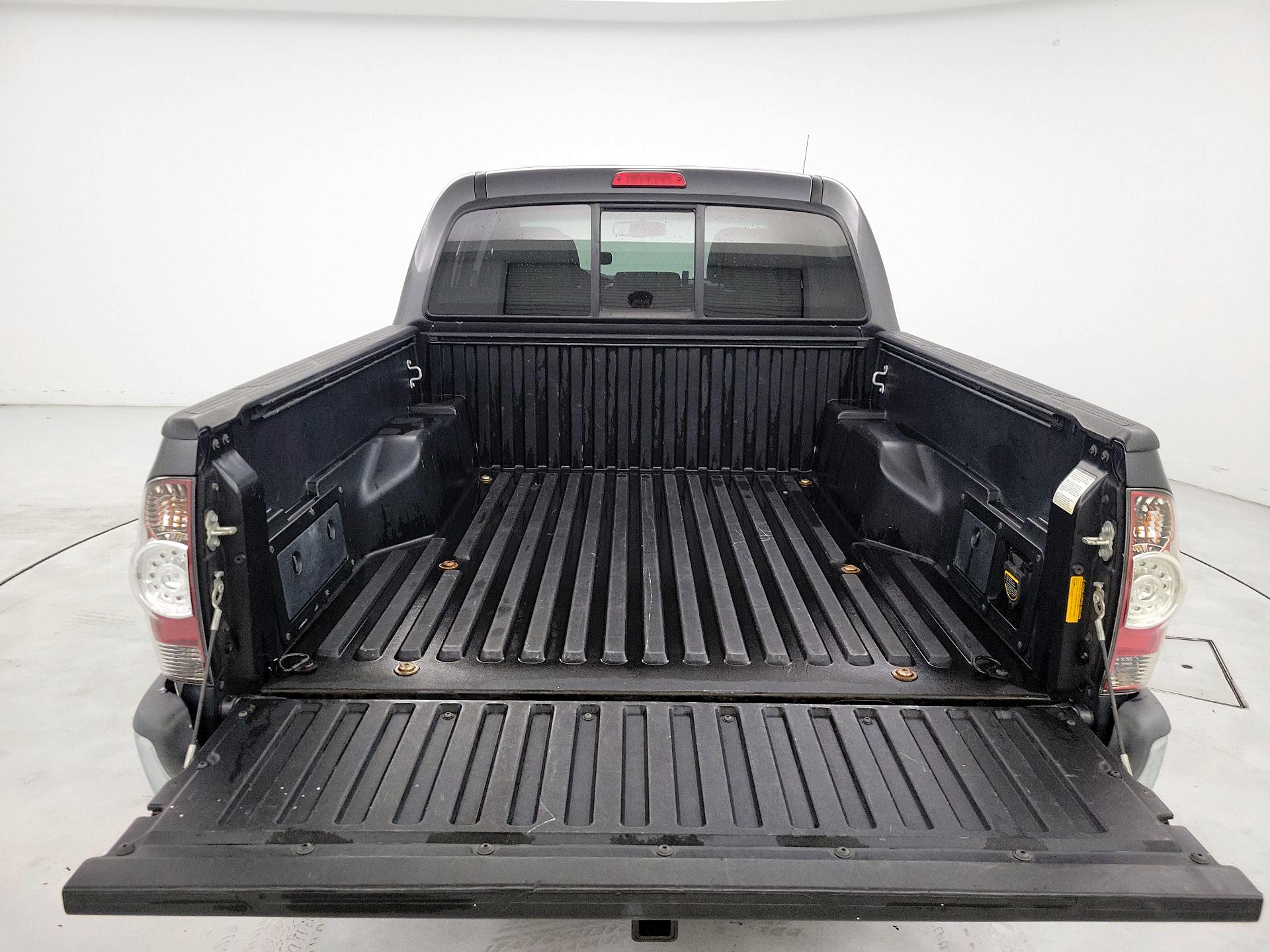 Thumbnail: 2013 Toyota Tacoma - 20
