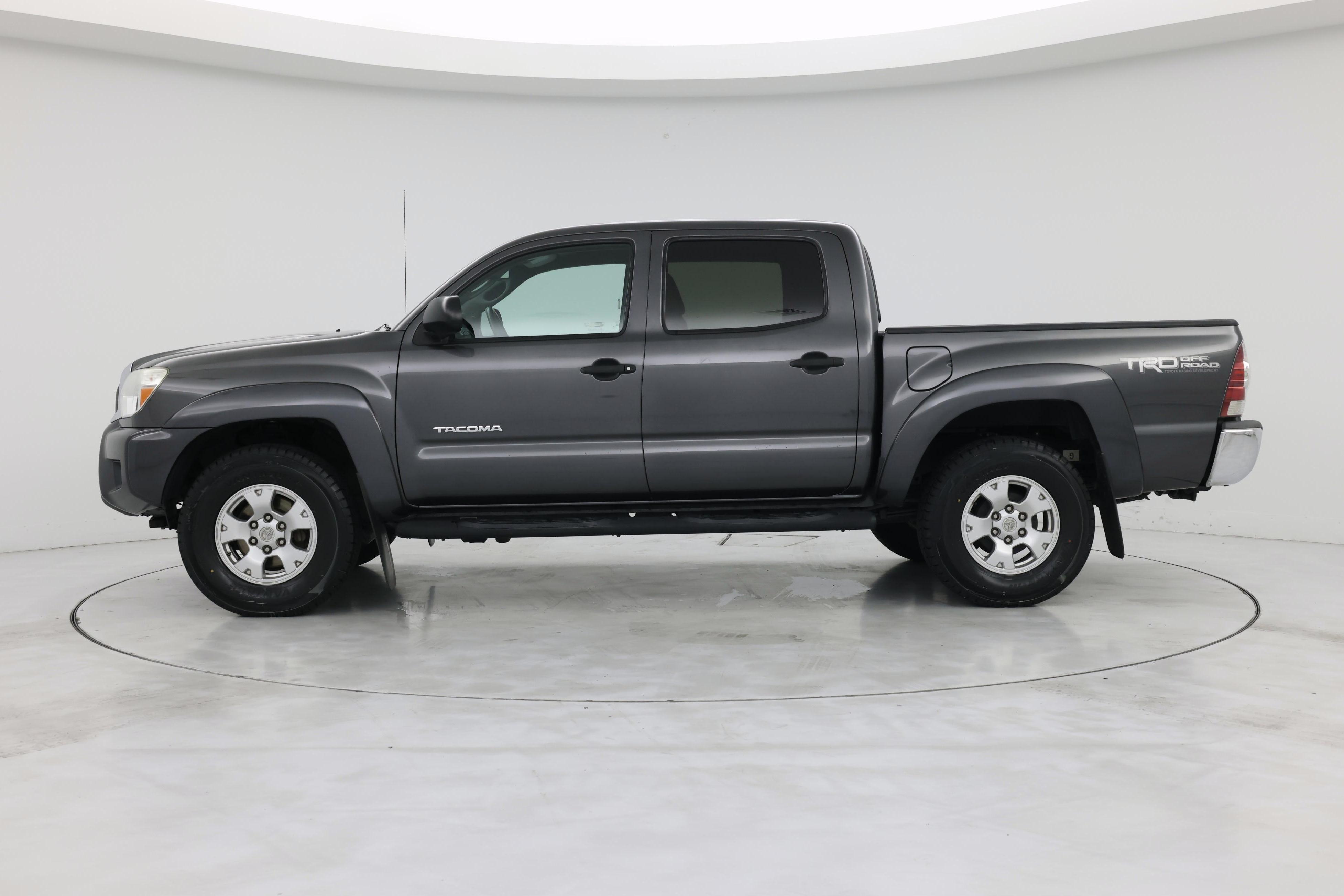 Thumbnail: 2013 Toyota Tacoma - 3