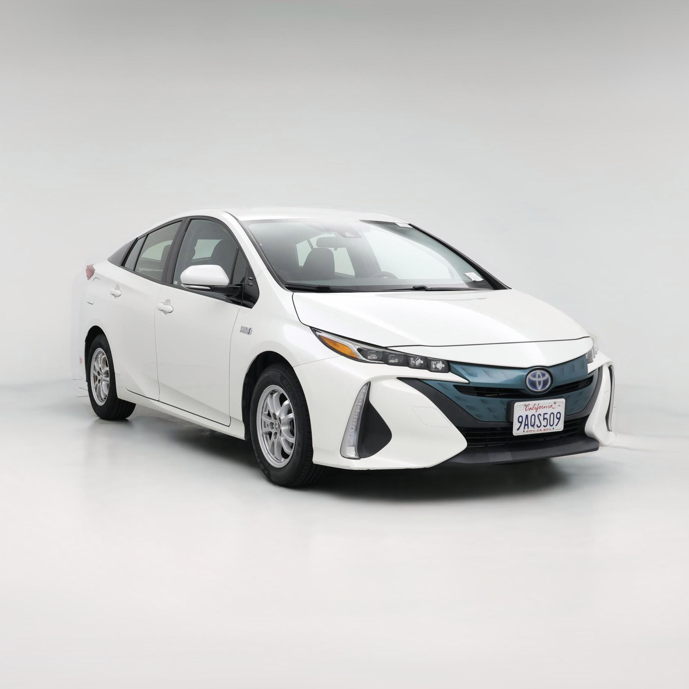 Thumbnail: 2017 Toyota Prius Prime - 1