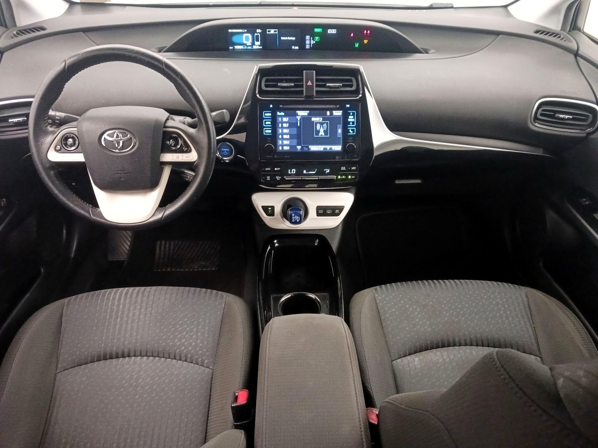 Thumbnail: 2017 Toyota Prius Prime - 9
