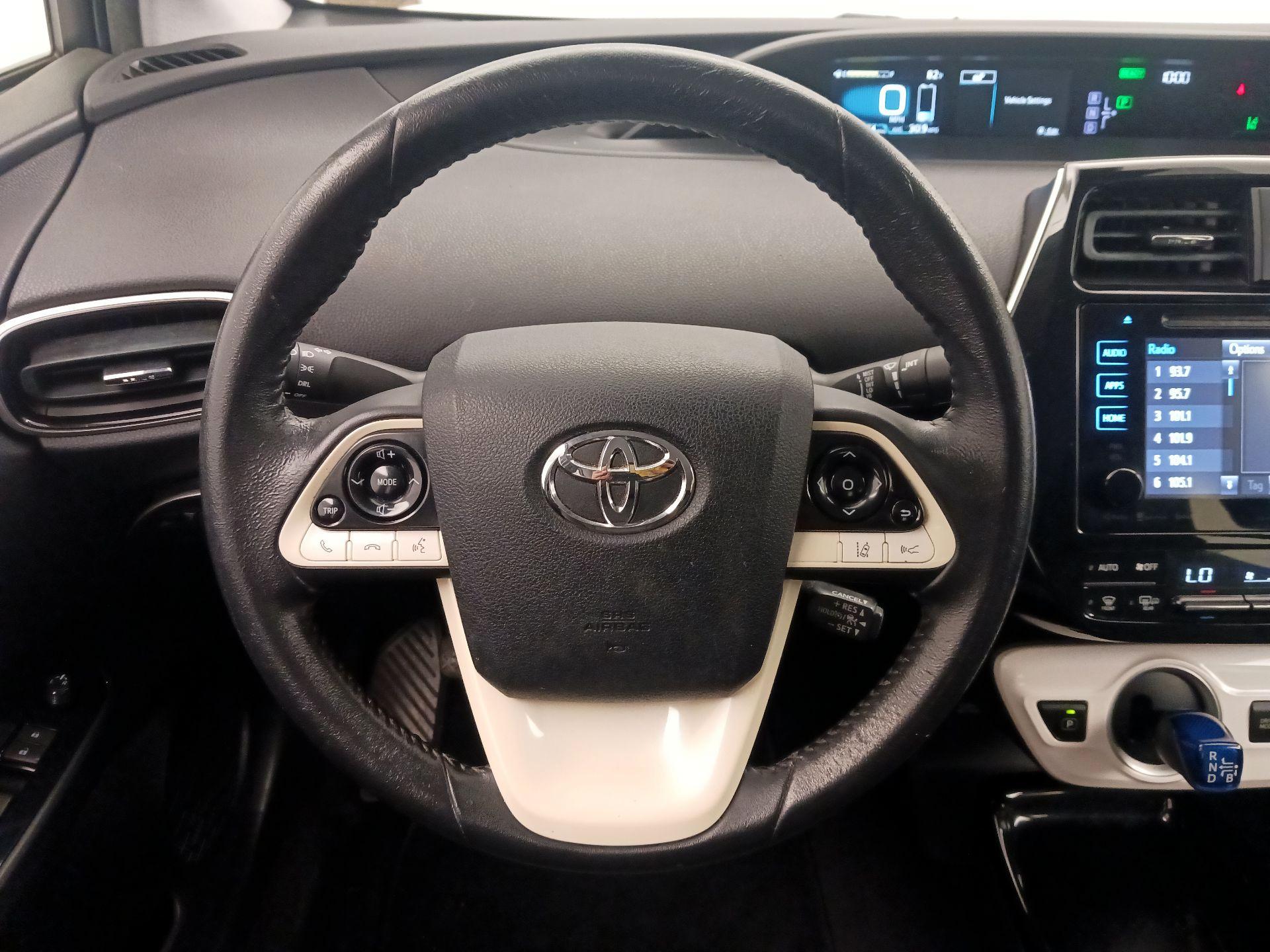 Thumbnail: 2017 Toyota Prius Prime - 10