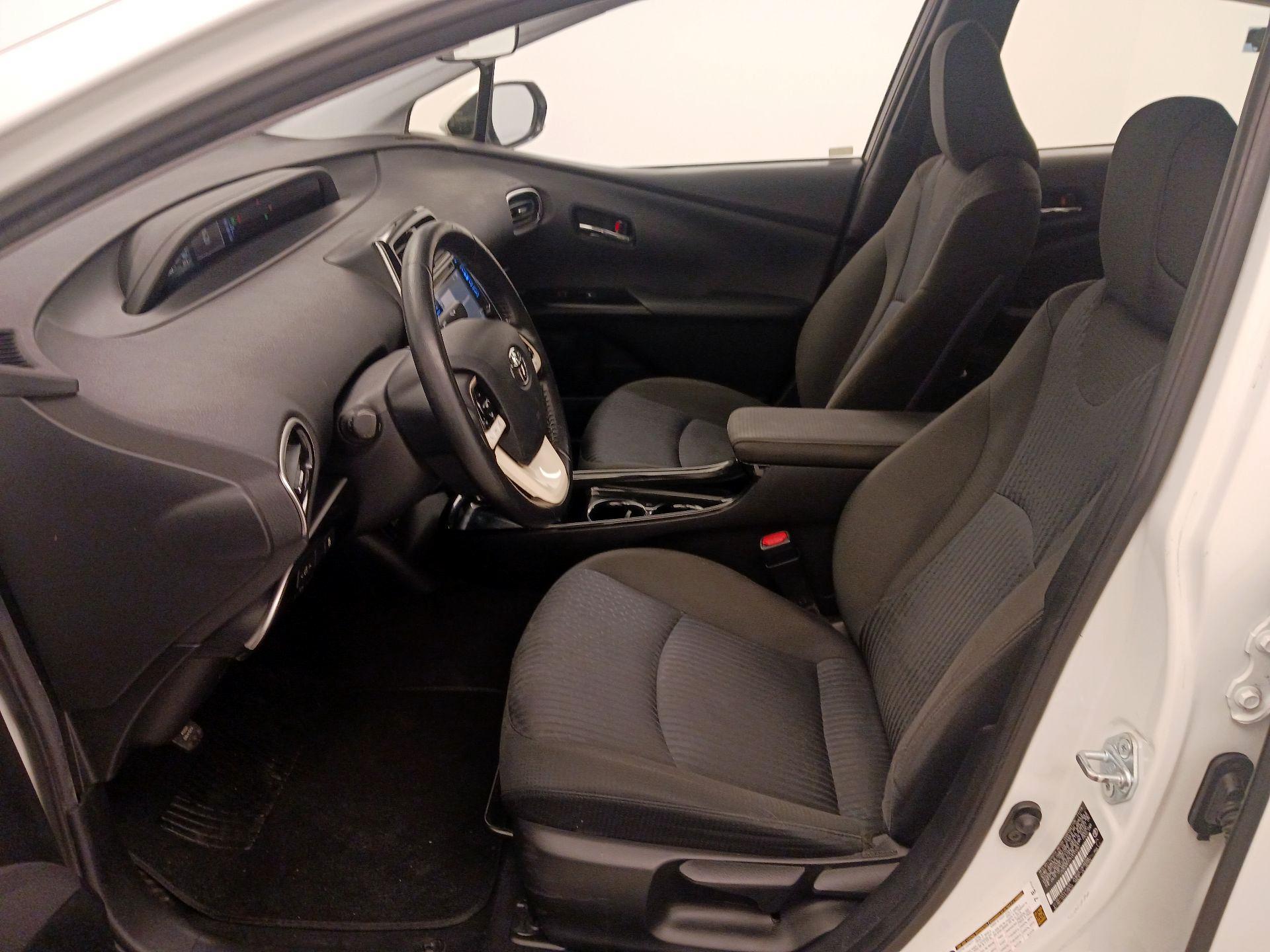 Thumbnail: 2017 Toyota Prius Prime - 11