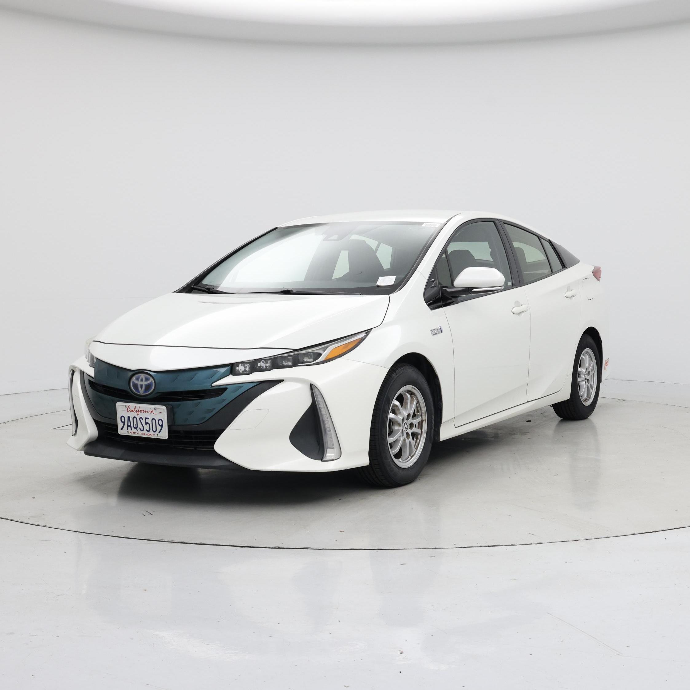 Thumbnail: 2017 Toyota Prius Prime - 4