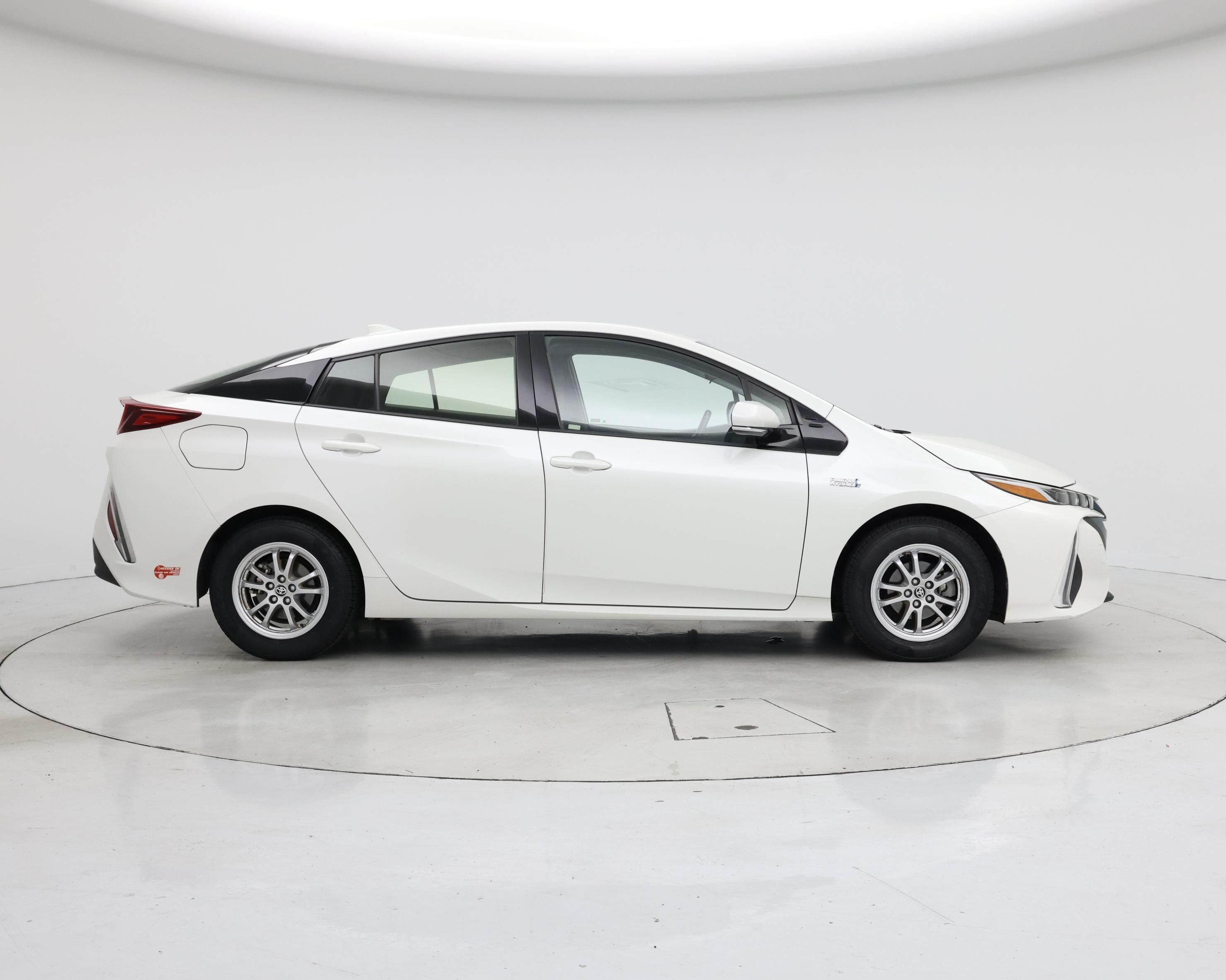 Thumbnail: 2017 Toyota Prius Prime - 7