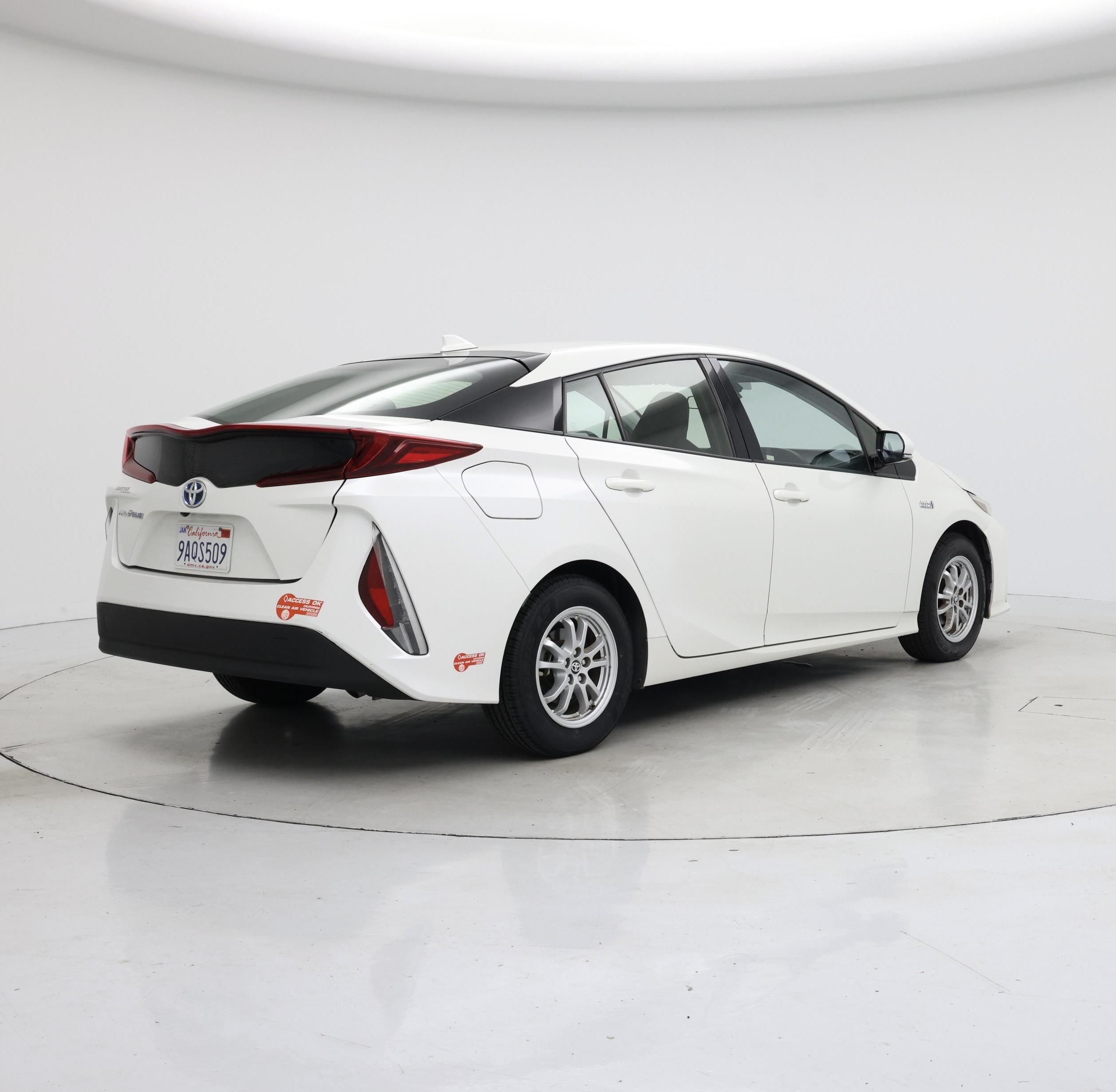 Thumbnail: 2017 Toyota Prius Prime - 8