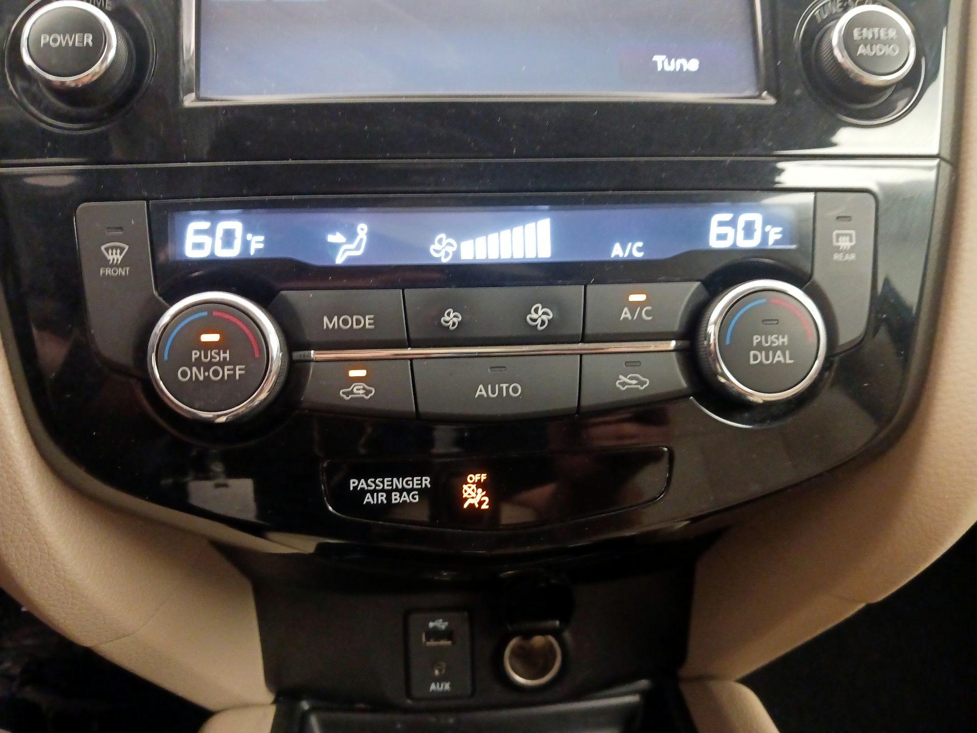 Thumbnail: 2016 Nissan Rogue - 16