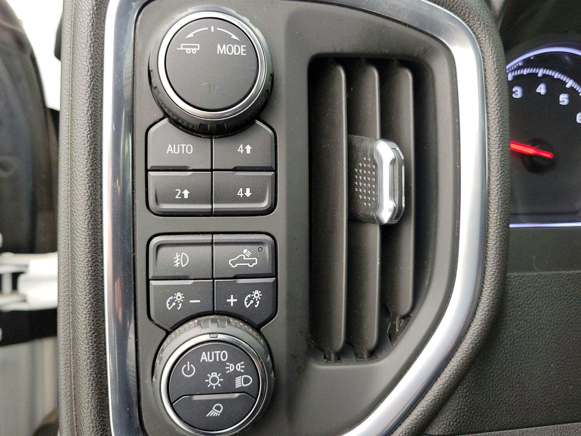 Thumbnail: 2020 Chevrolet Silverado 1500 - 13