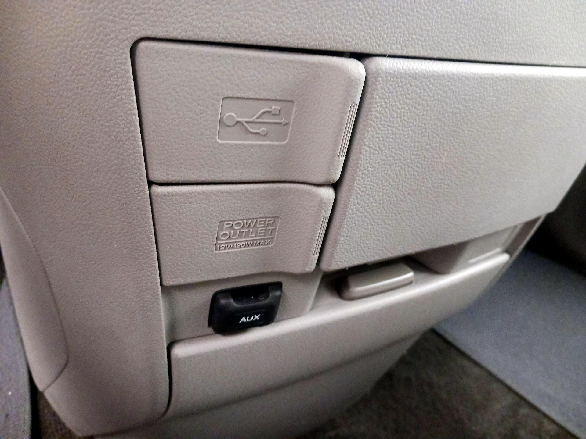 Thumbnail: 2014 Honda Odyssey - 18