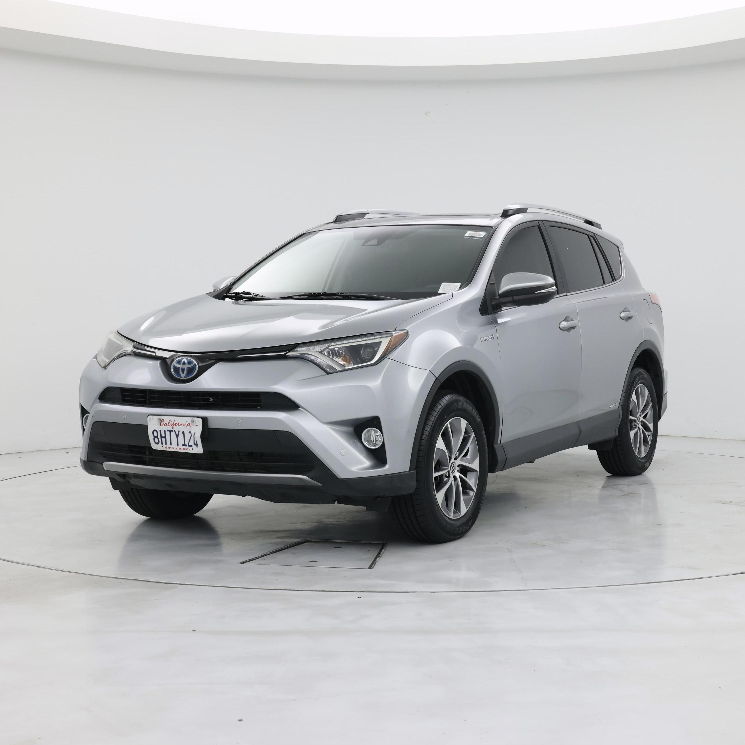 Thumbnail: 2018 Toyota RAV4 - 4