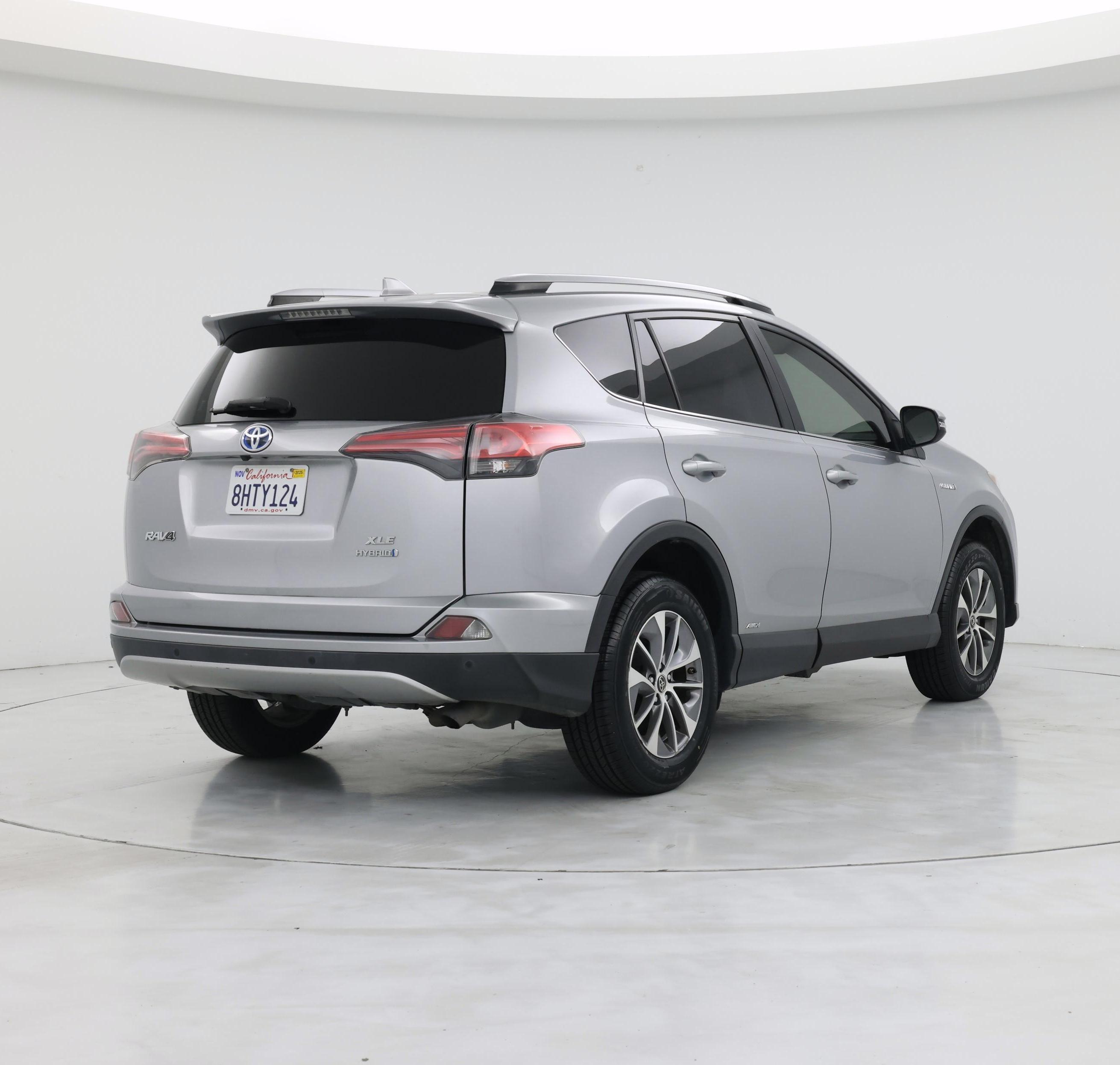 Thumbnail: 2018 Toyota RAV4 - 8