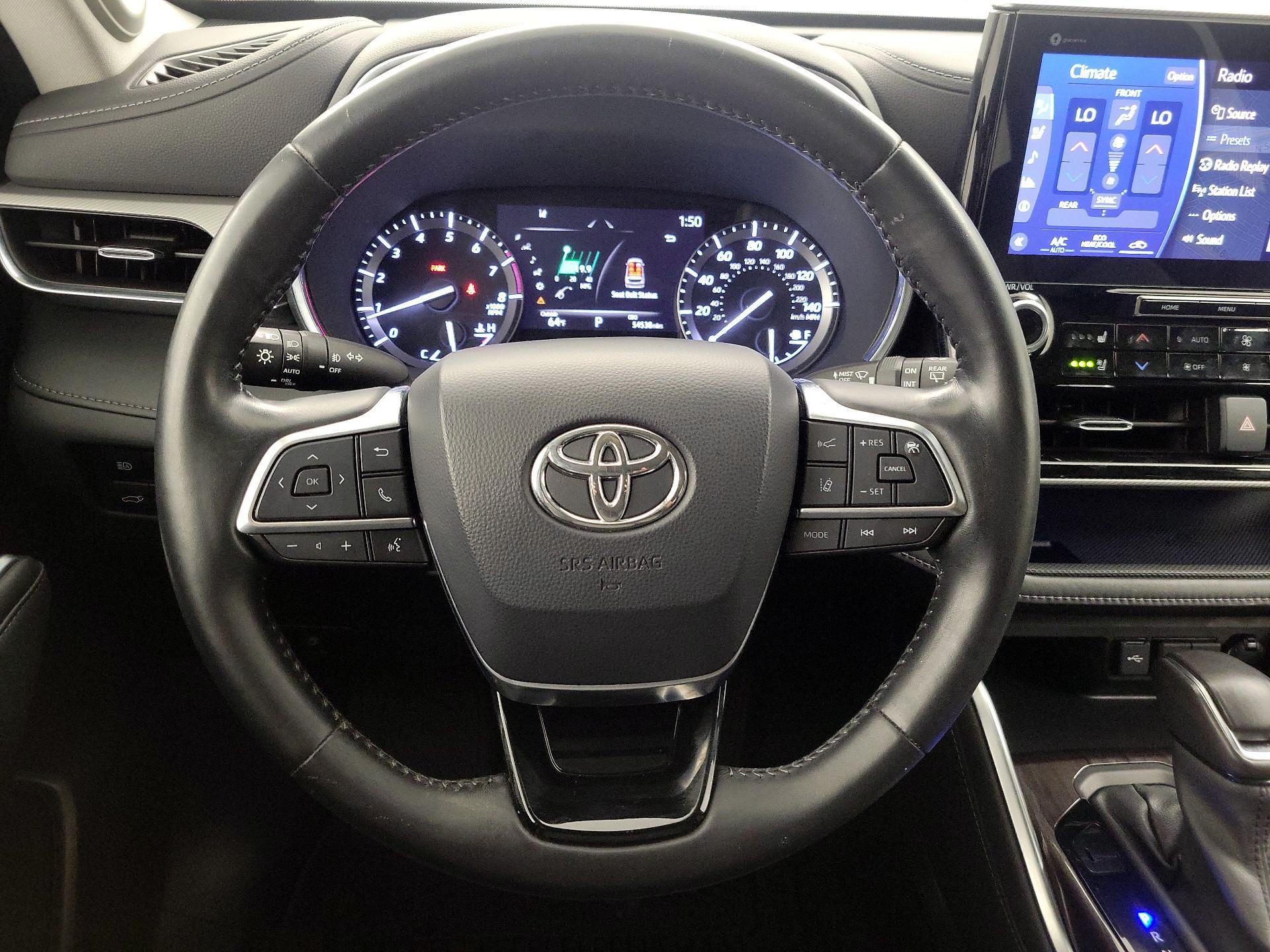 Thumbnail: 2021 Toyota Highlander - 10