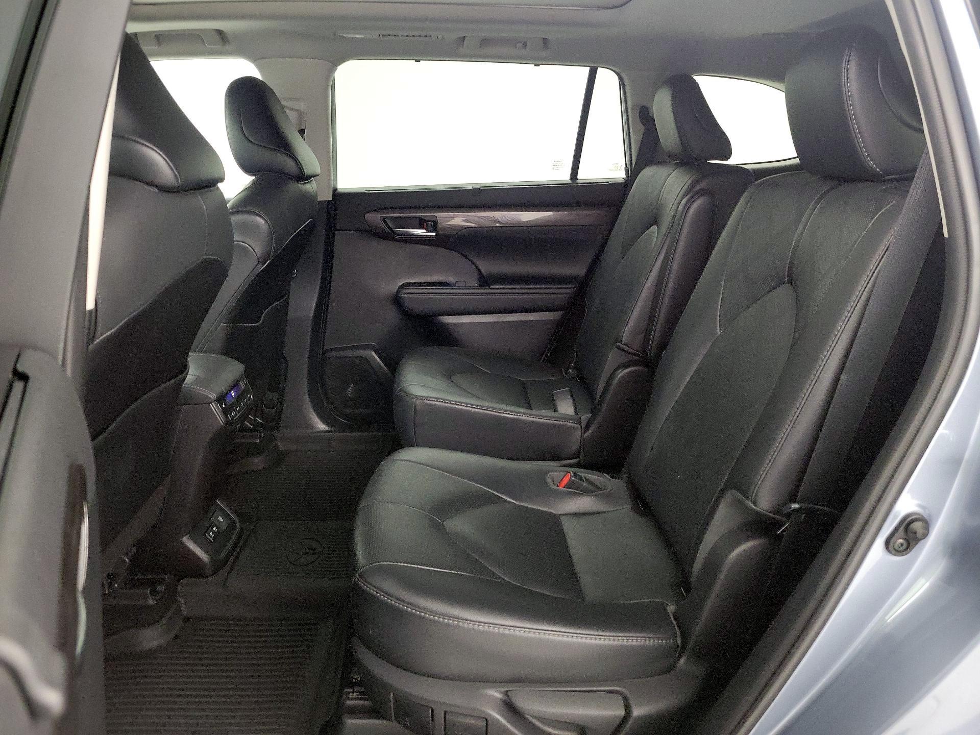 Thumbnail: 2021 Toyota Highlander - 19