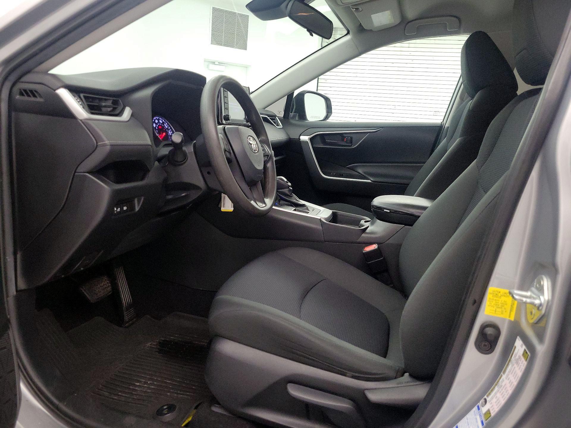 Thumbnail: 2021 Toyota RAV4 - 11