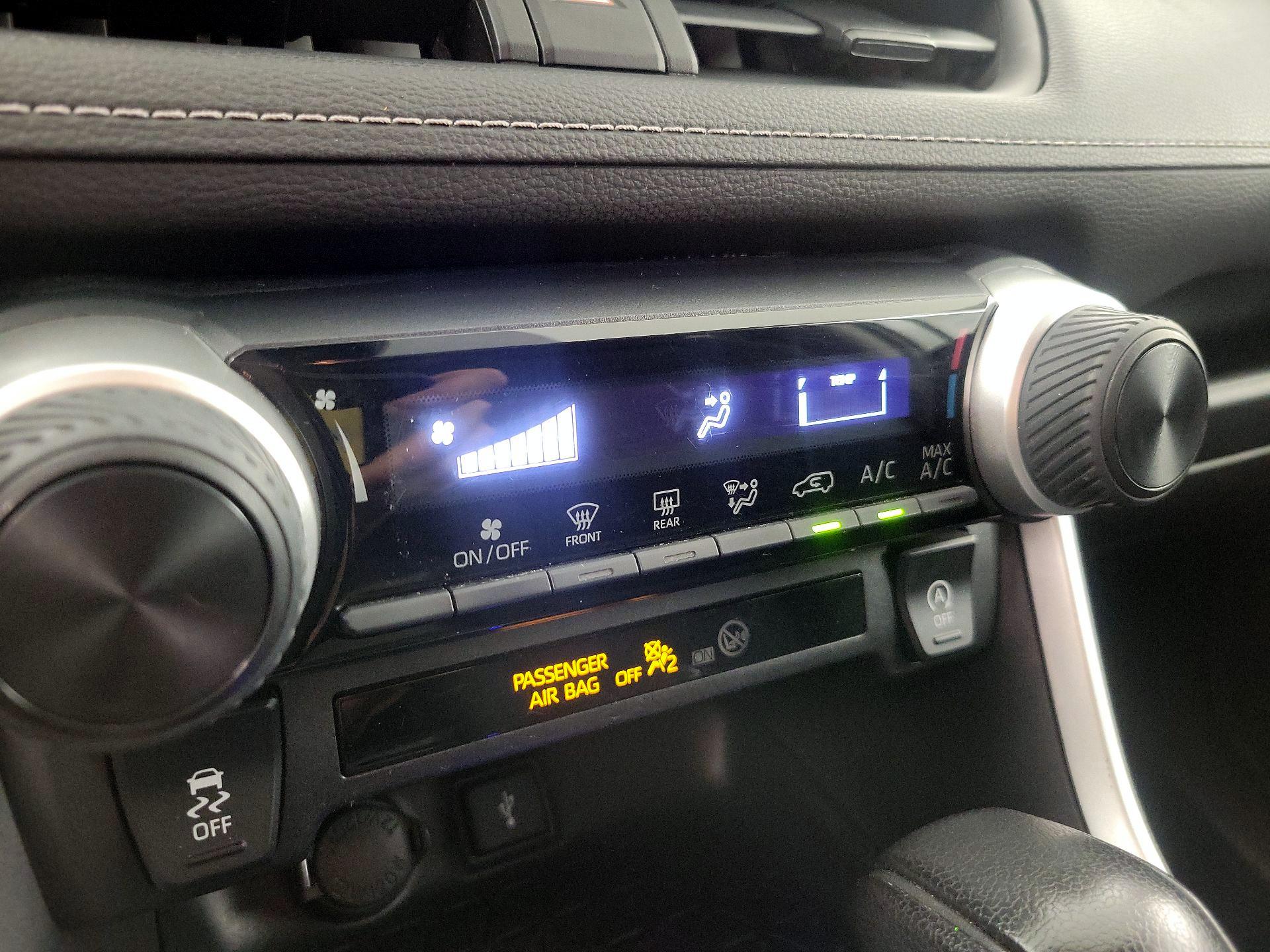 Thumbnail: 2021 Toyota RAV4 - 16