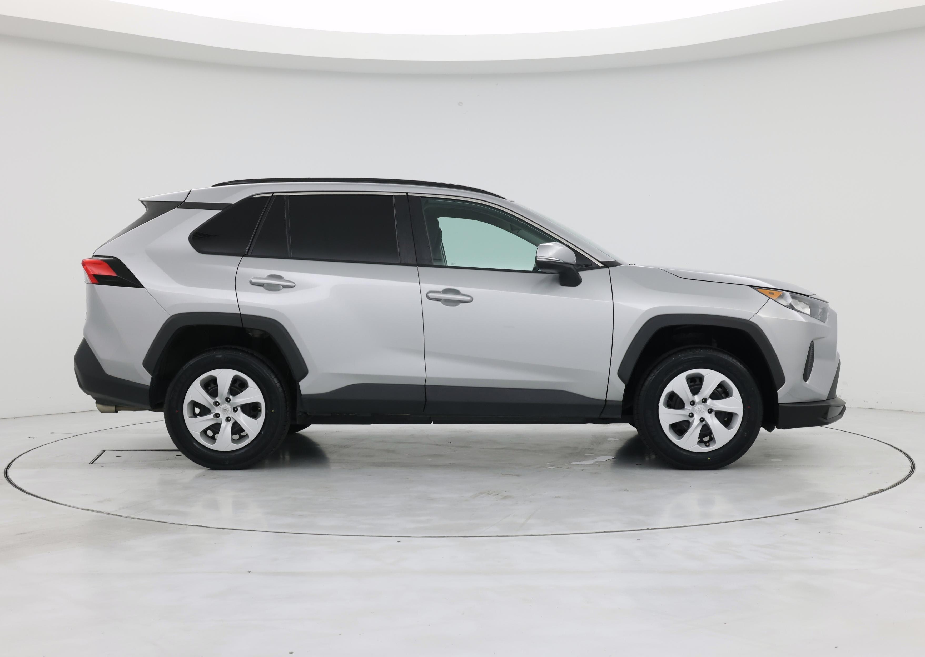 Thumbnail: 2021 Toyota RAV4 - 7