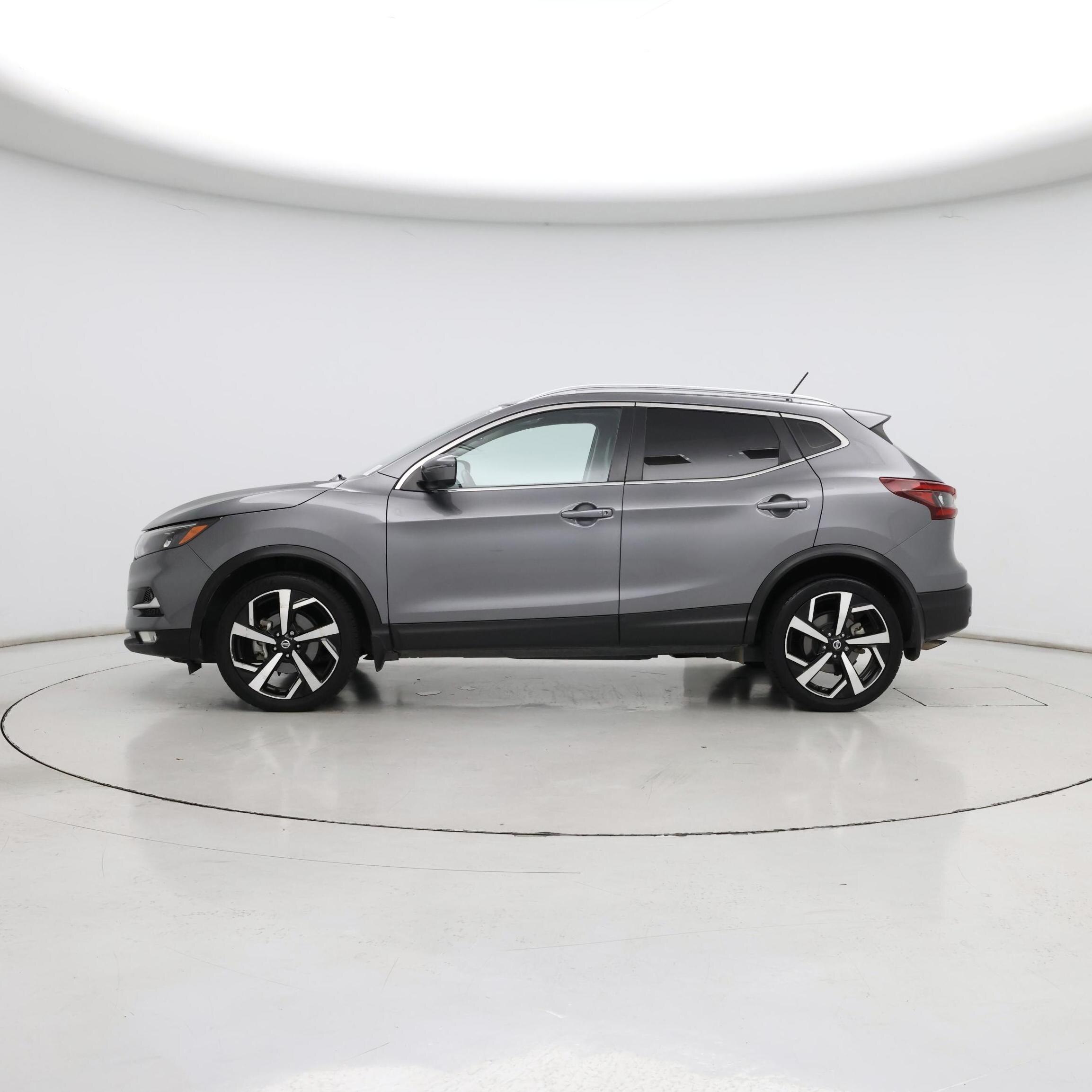 Thumbnail: 2022 Nissan Rogue Sport - 3