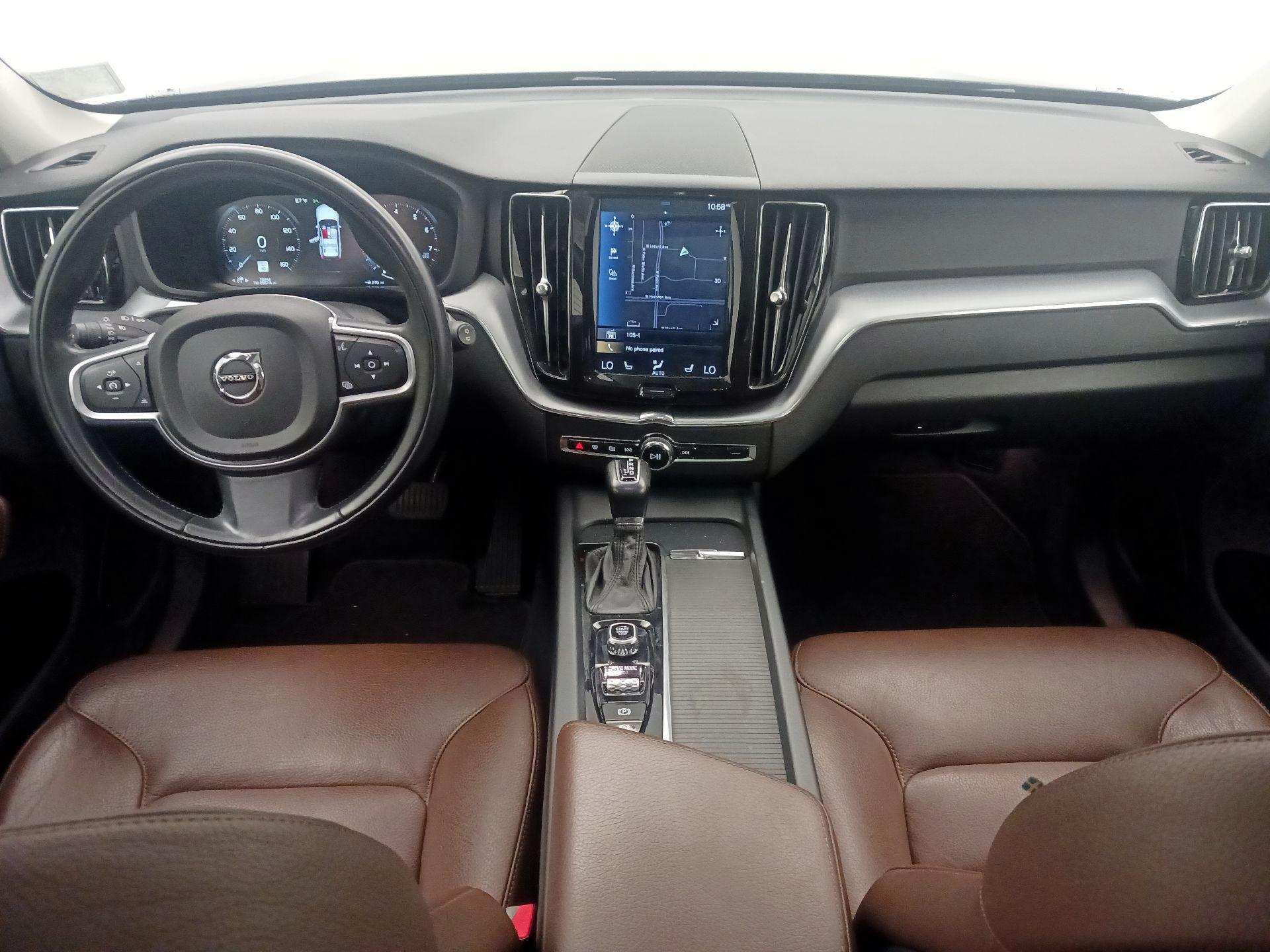 Thumbnail: 2018 Volvo XC60 - 9