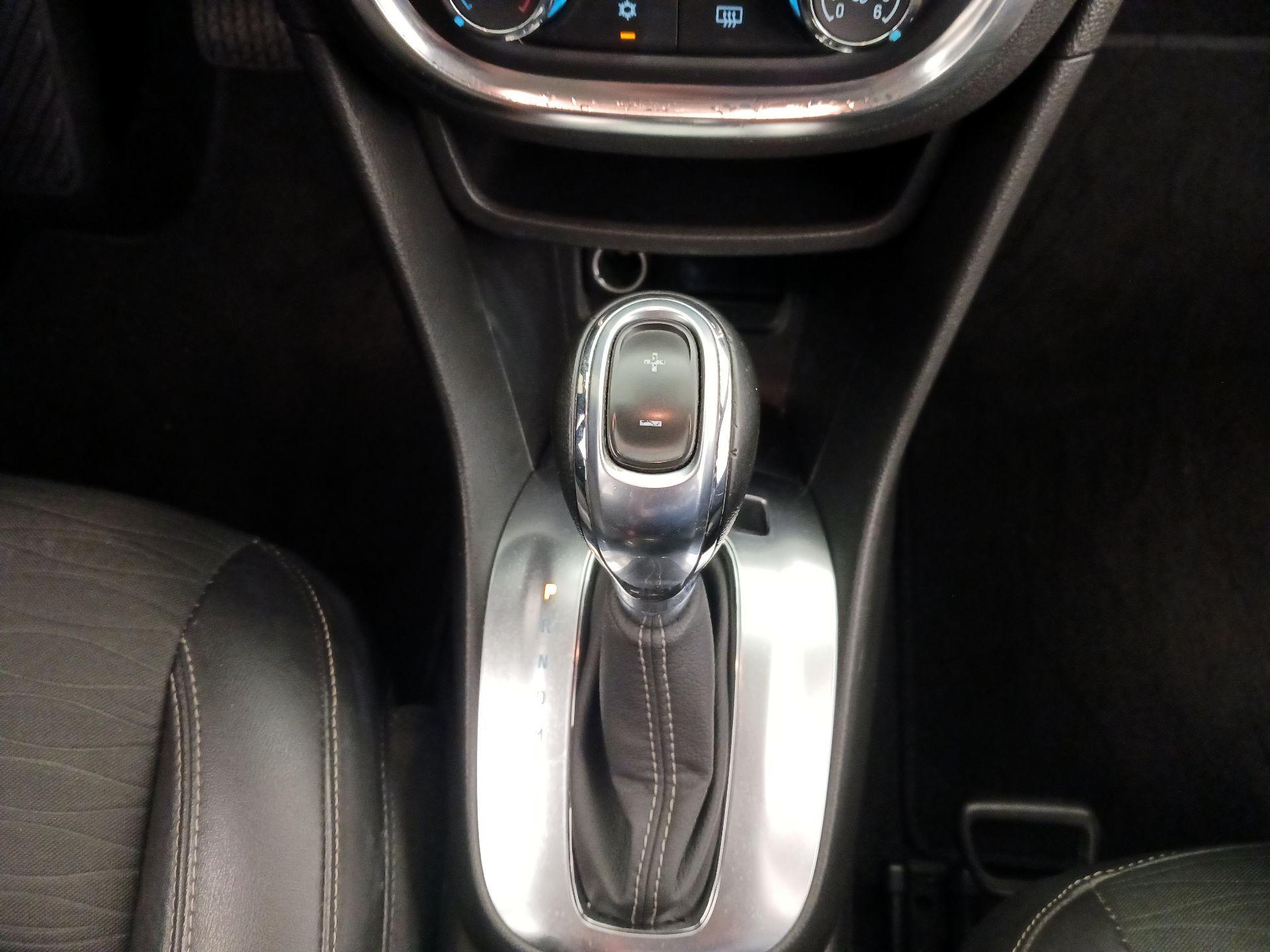 Thumbnail: 2015 Buick Encore - 17