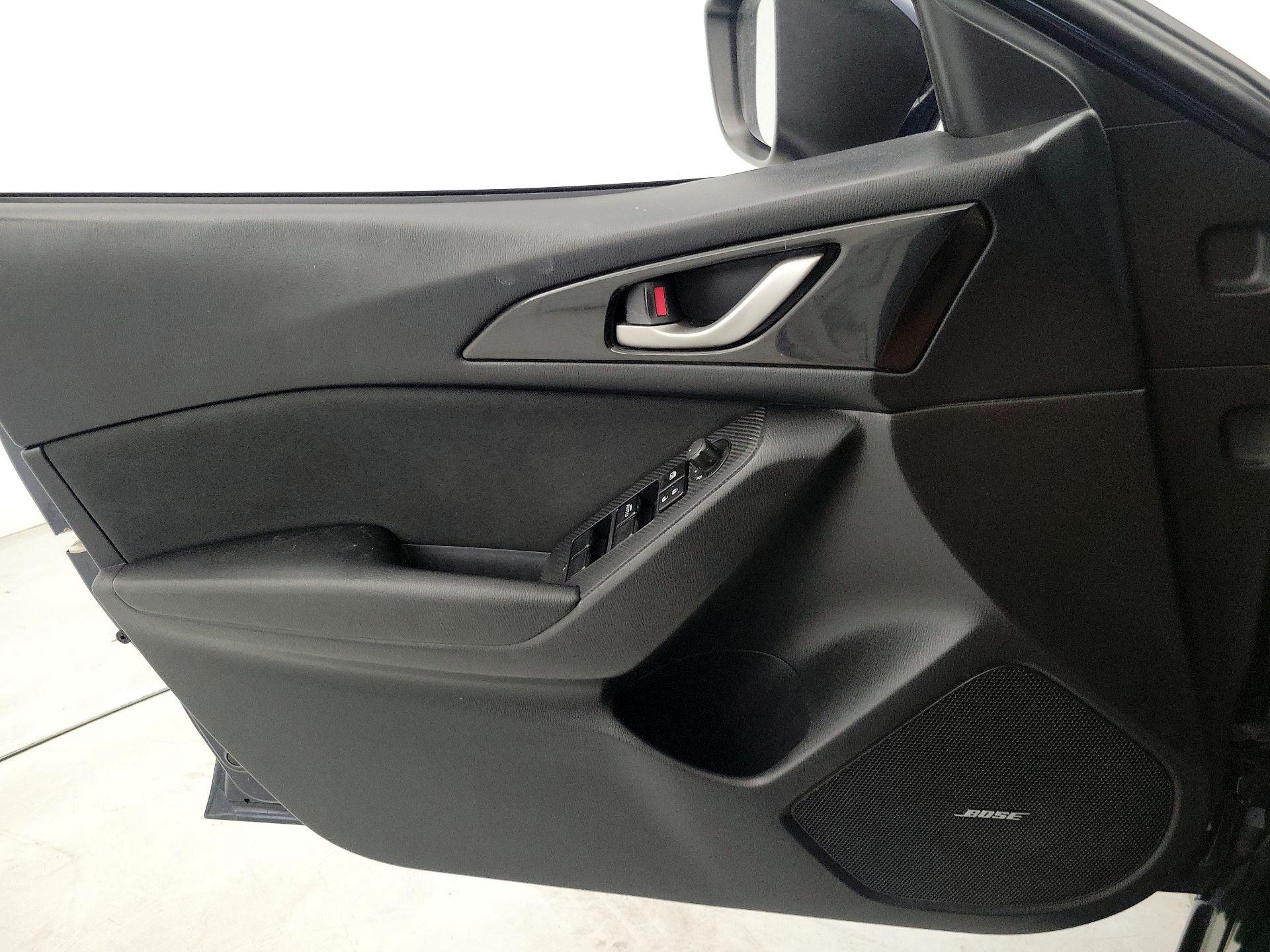 Thumbnail: 2015 Mazda Mazda3 - 12