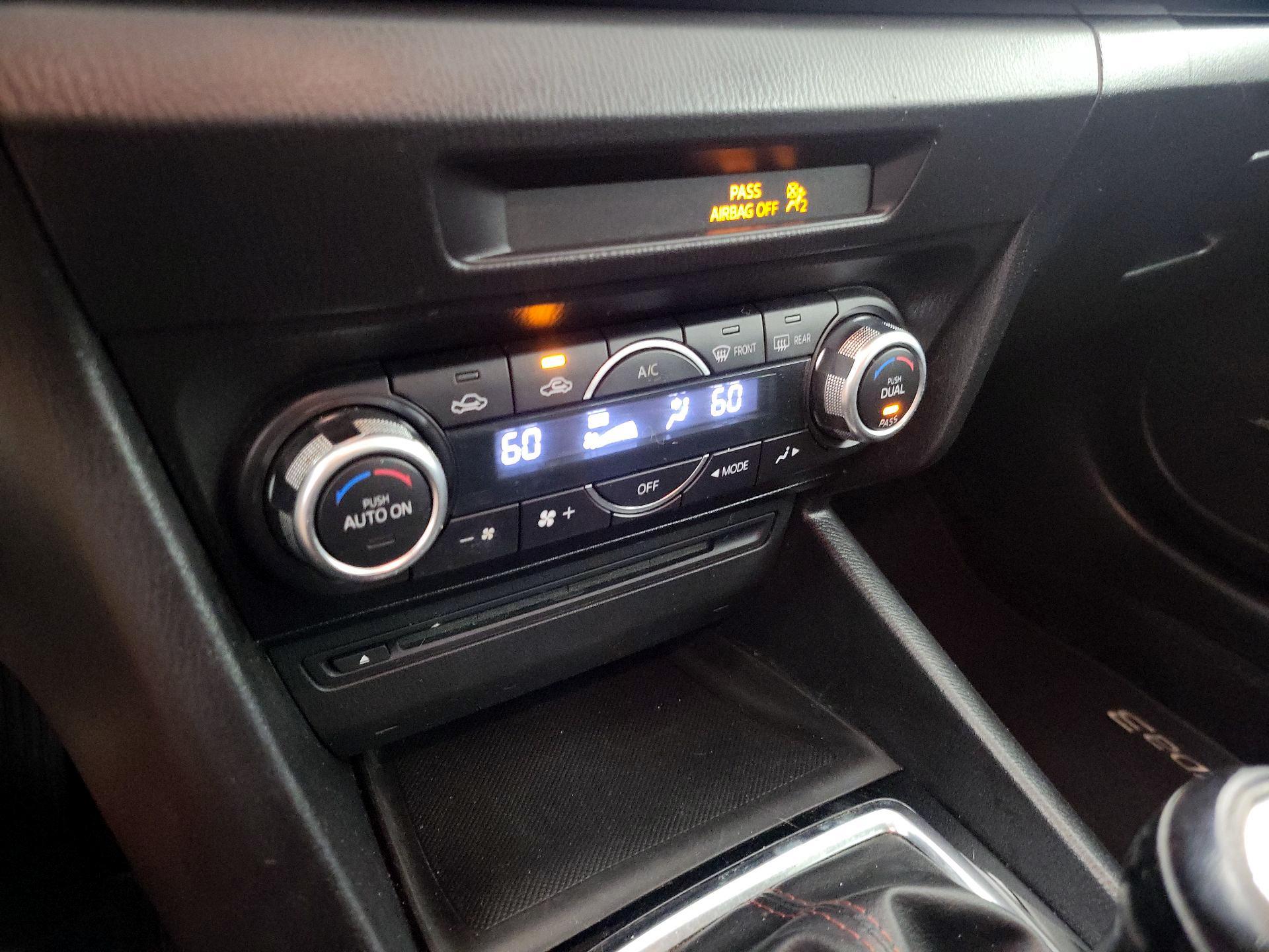 Thumbnail: 2015 Mazda Mazda3 - 17