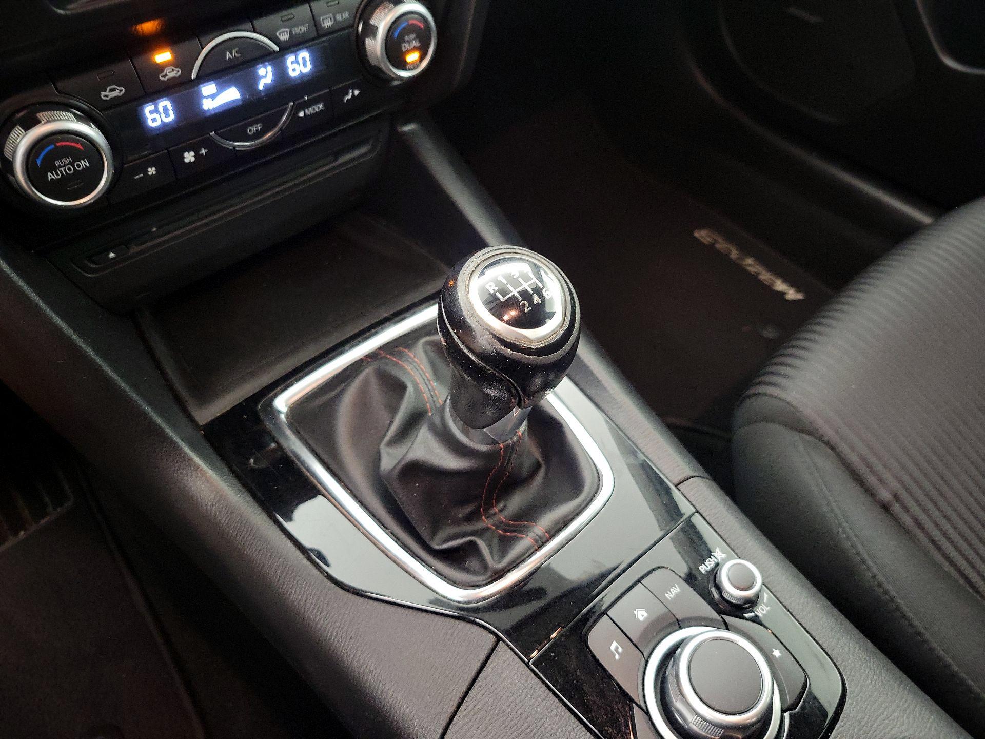 Thumbnail: 2015 Mazda Mazda3 - 18