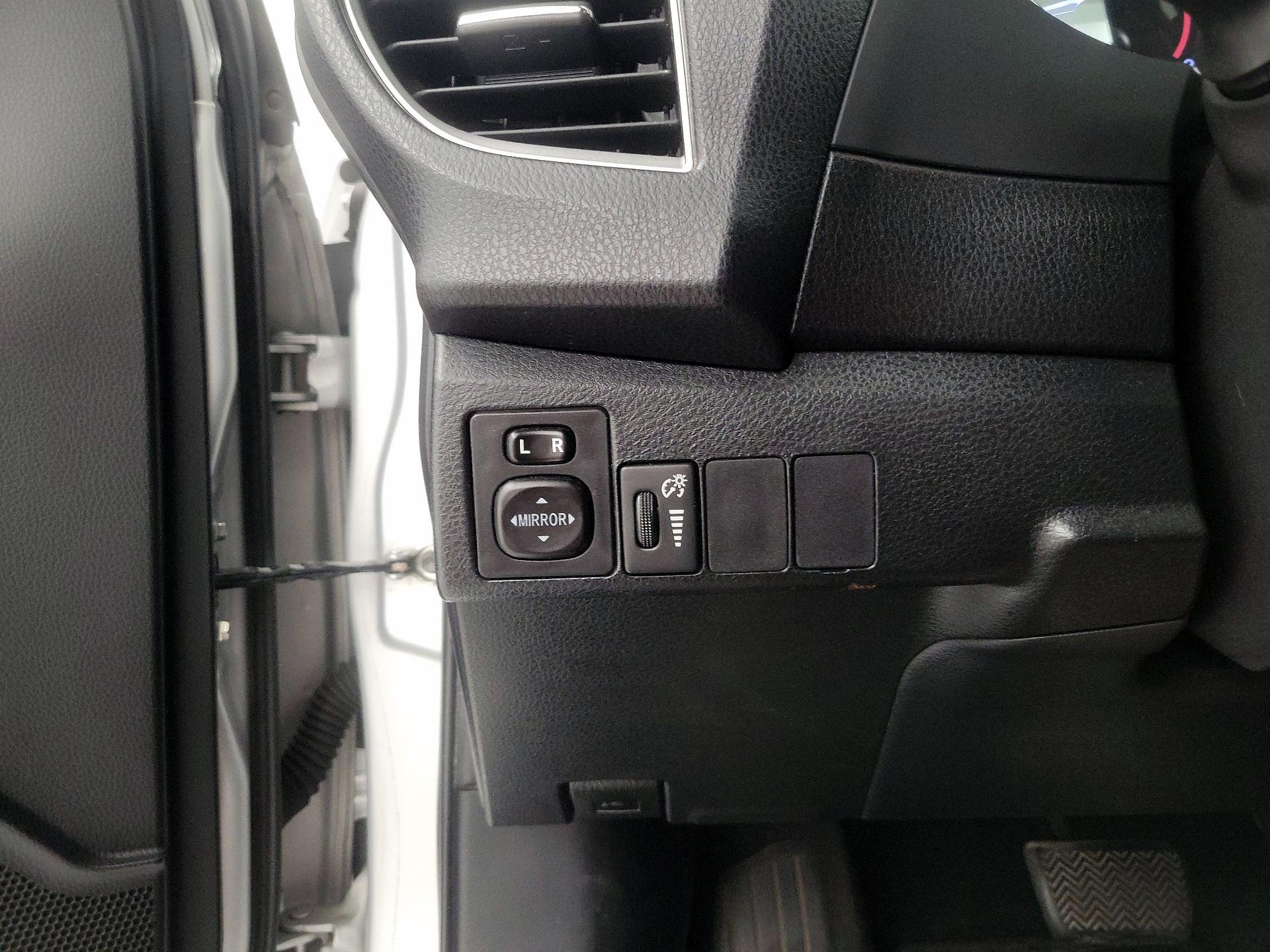 Thumbnail: 2014 Toyota Corolla - 13