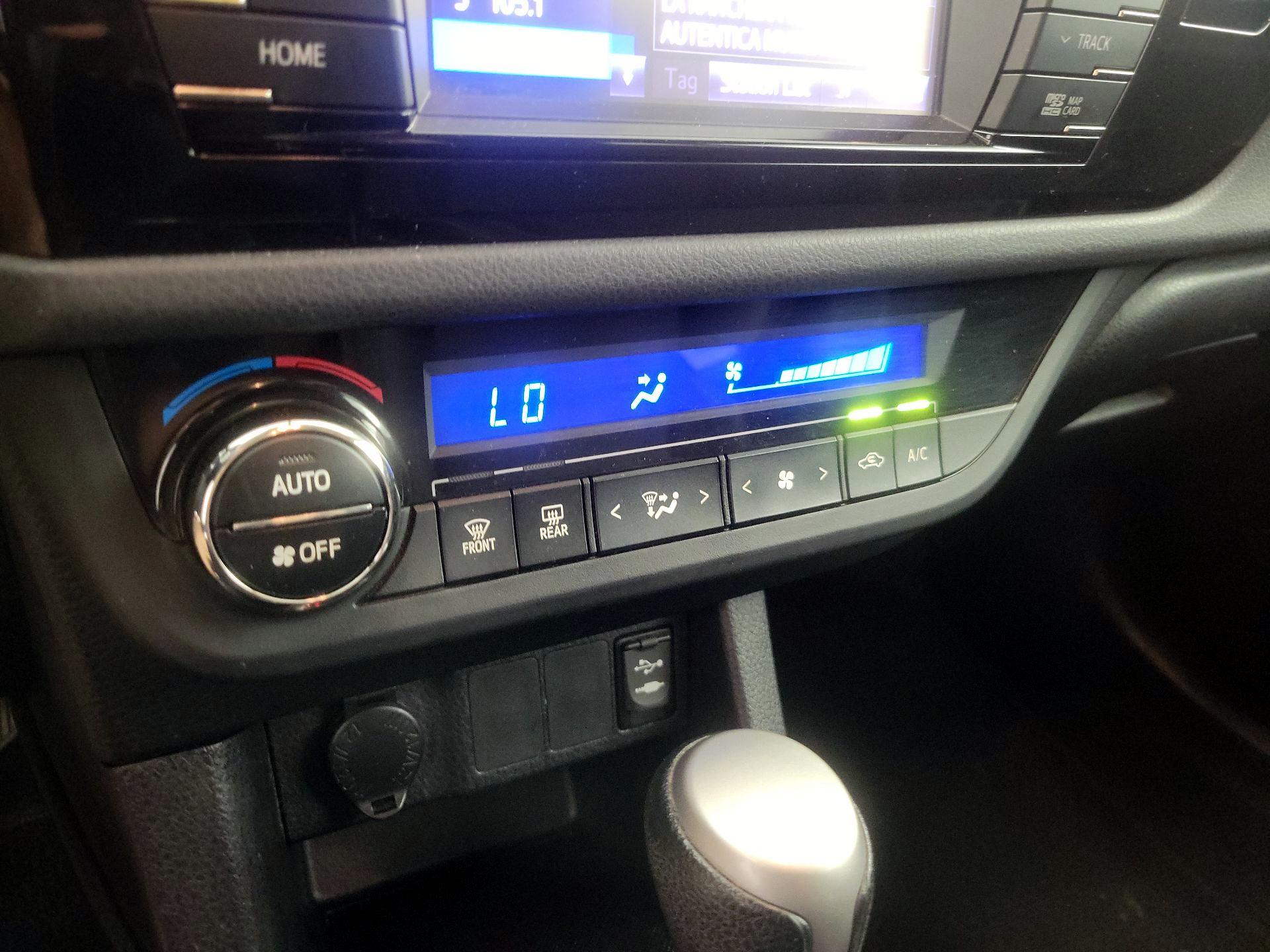 Thumbnail: 2014 Toyota Corolla - 16
