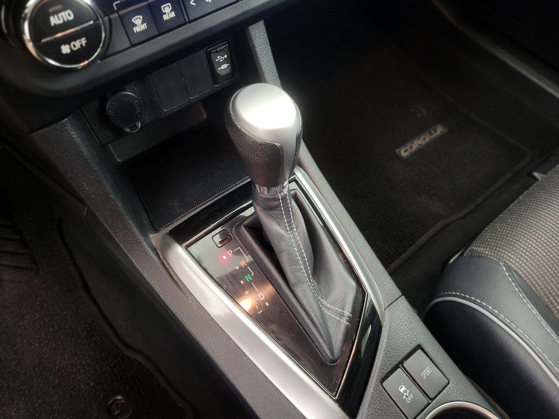Thumbnail: 2014 Toyota Corolla - 17