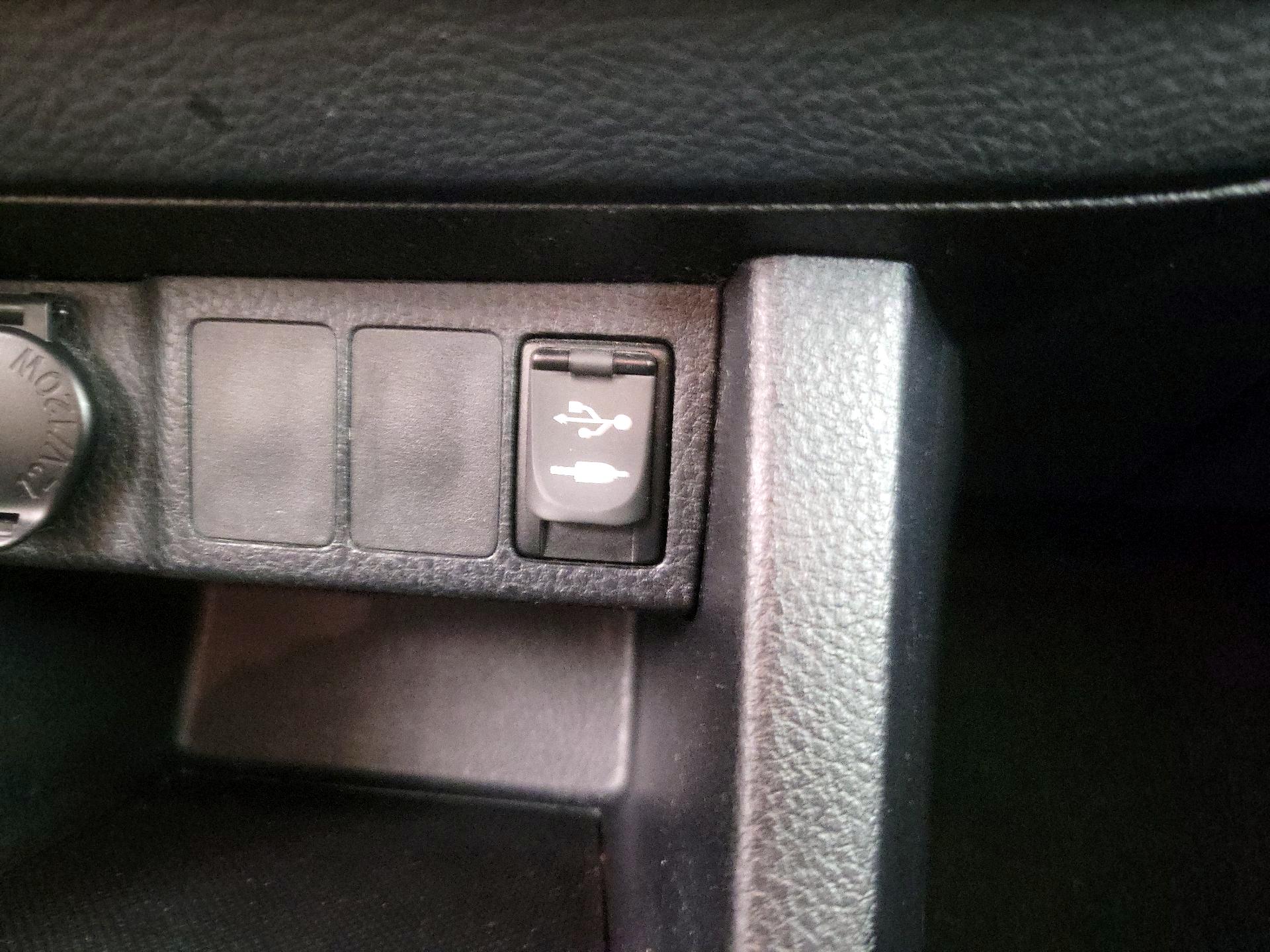 Thumbnail: 2014 Toyota Corolla - 18