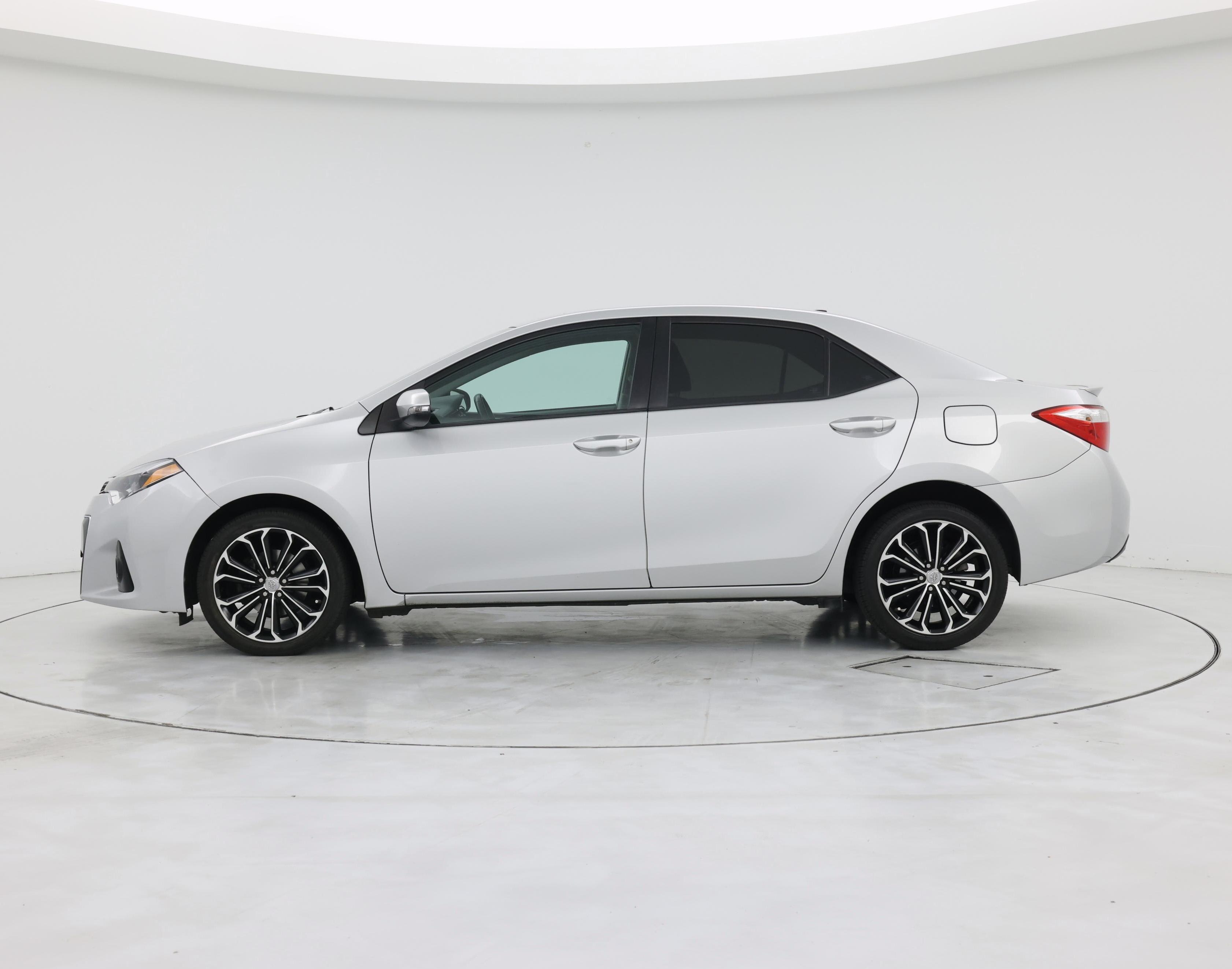 Thumbnail: 2014 Toyota Corolla - 3