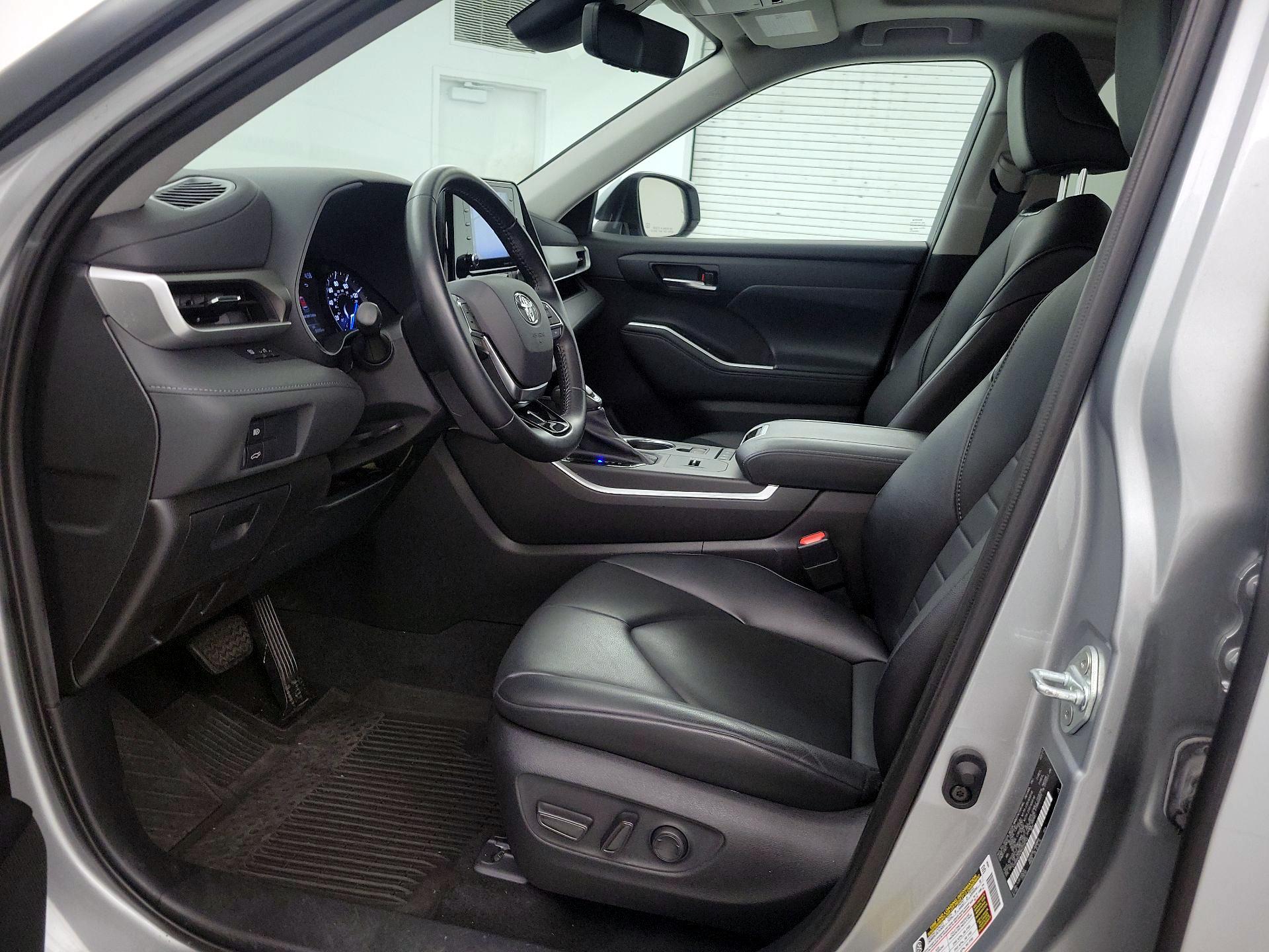Thumbnail: 2021 Toyota Highlander - 11