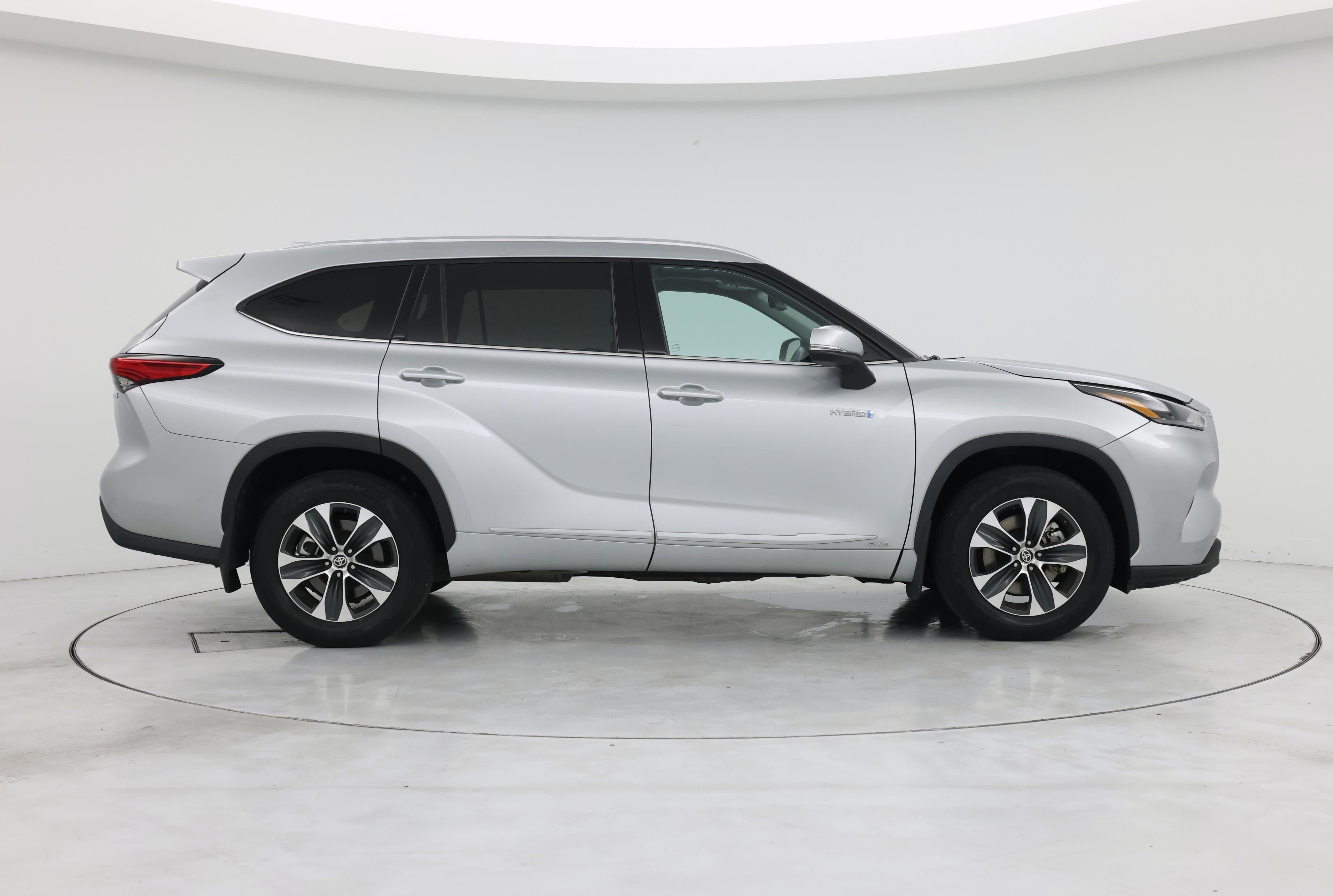 Thumbnail: 2021 Toyota Highlander - 7