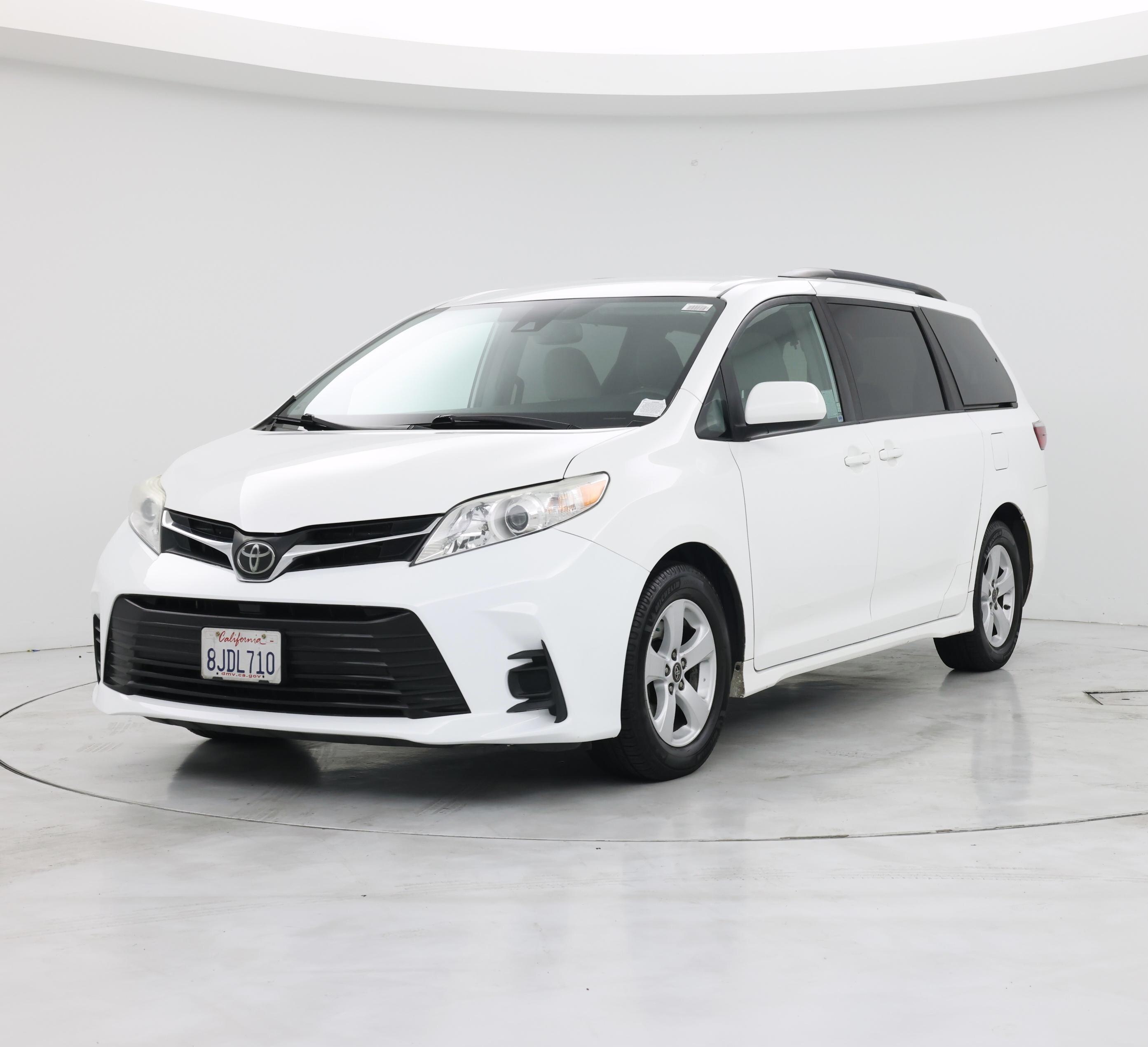 Thumbnail: 2019 Toyota Sienna - 4