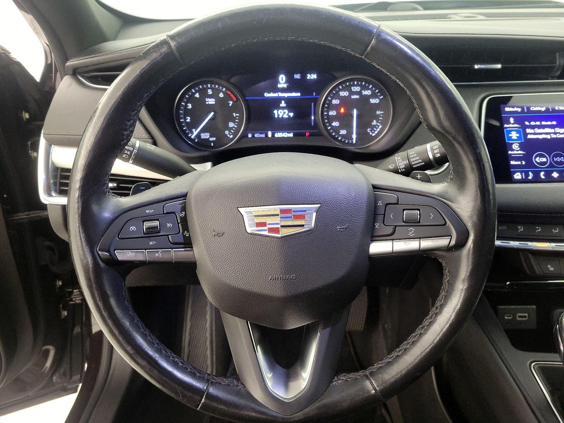 Thumbnail: 2021 Cadillac XT4 - 10