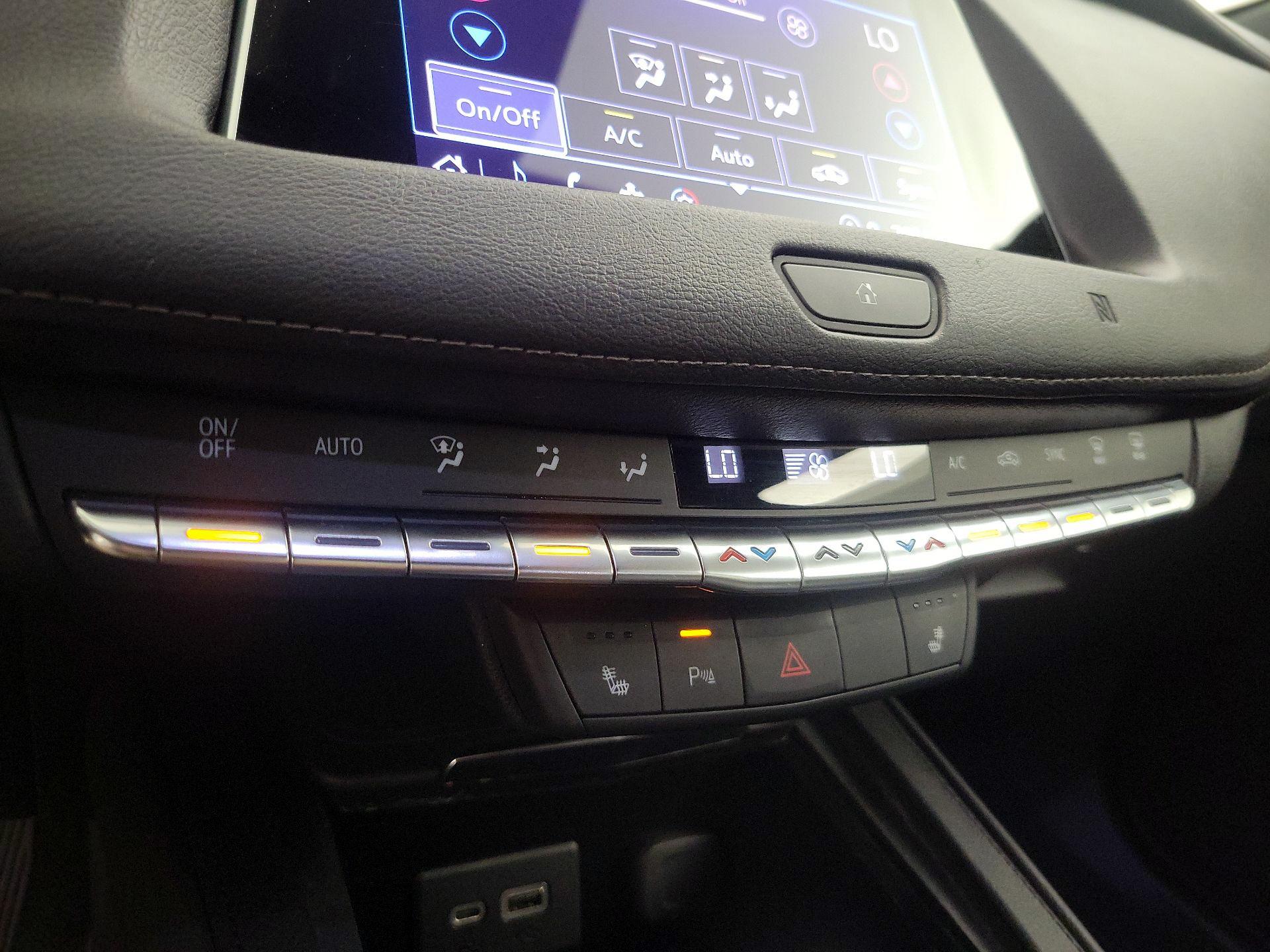 Thumbnail: 2021 Cadillac XT4 - 16