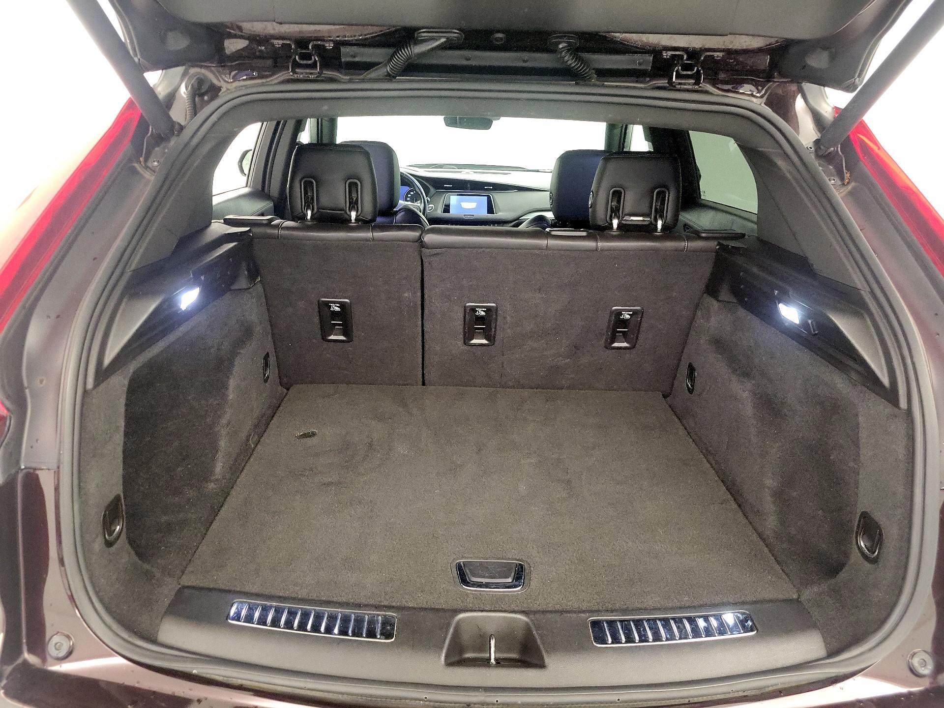 Thumbnail: 2021 Cadillac XT4 - 20