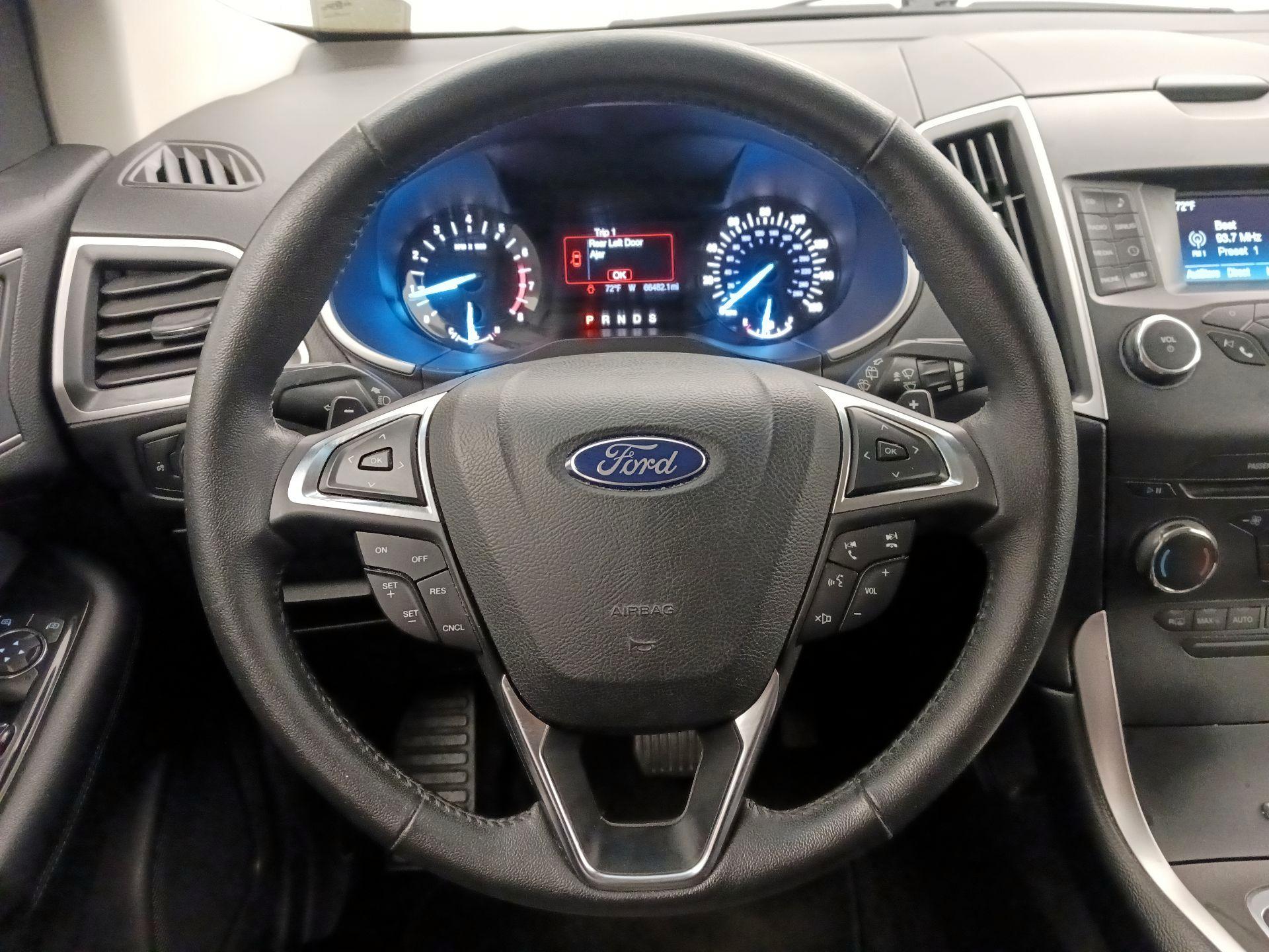 Thumbnail: 2017 Ford Edge - 10