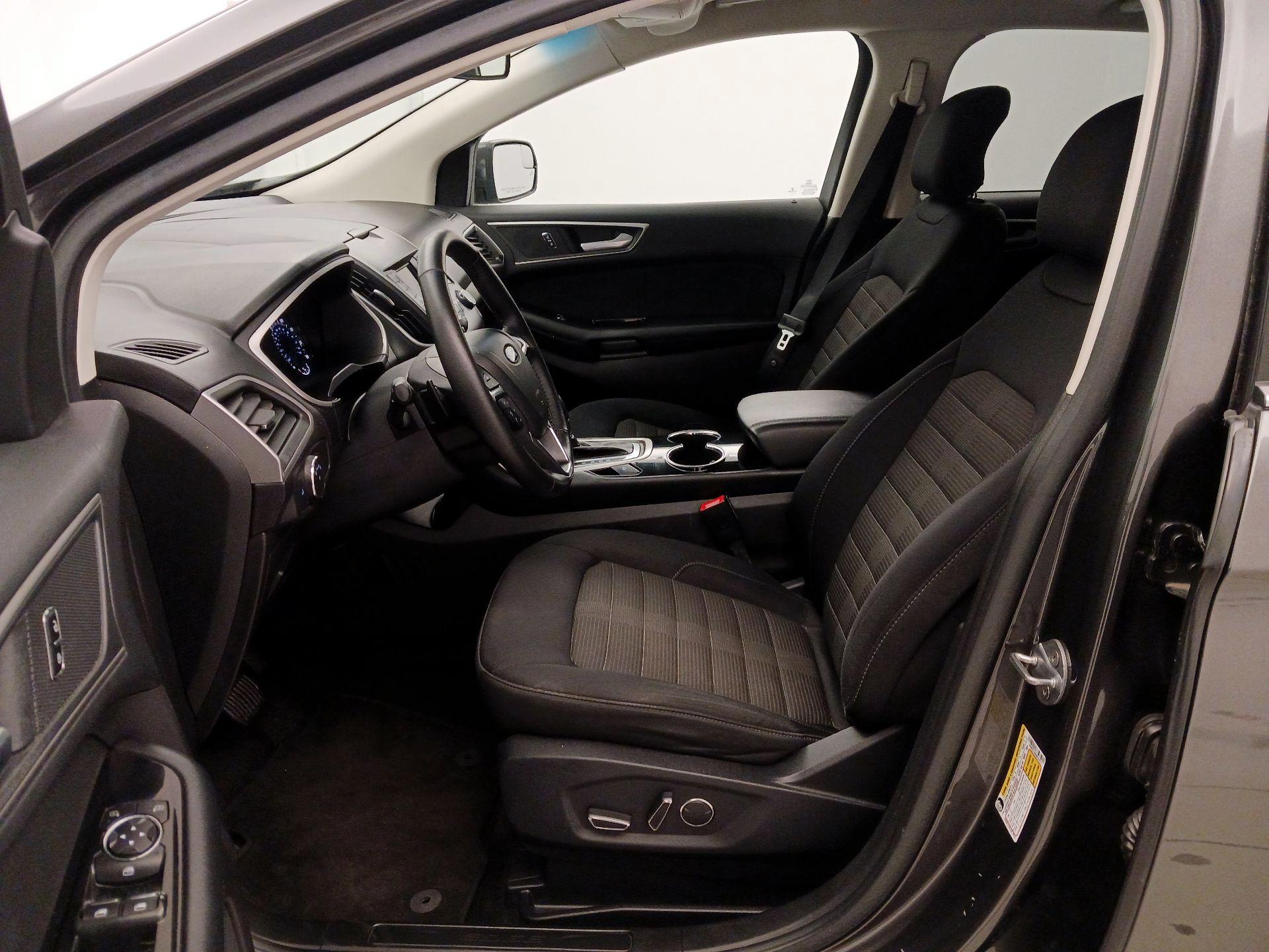 Thumbnail: 2017 Ford Edge - 11