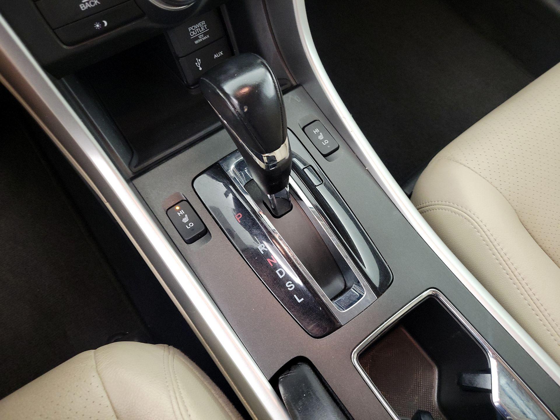 Thumbnail: 2015 Honda Accord - 18