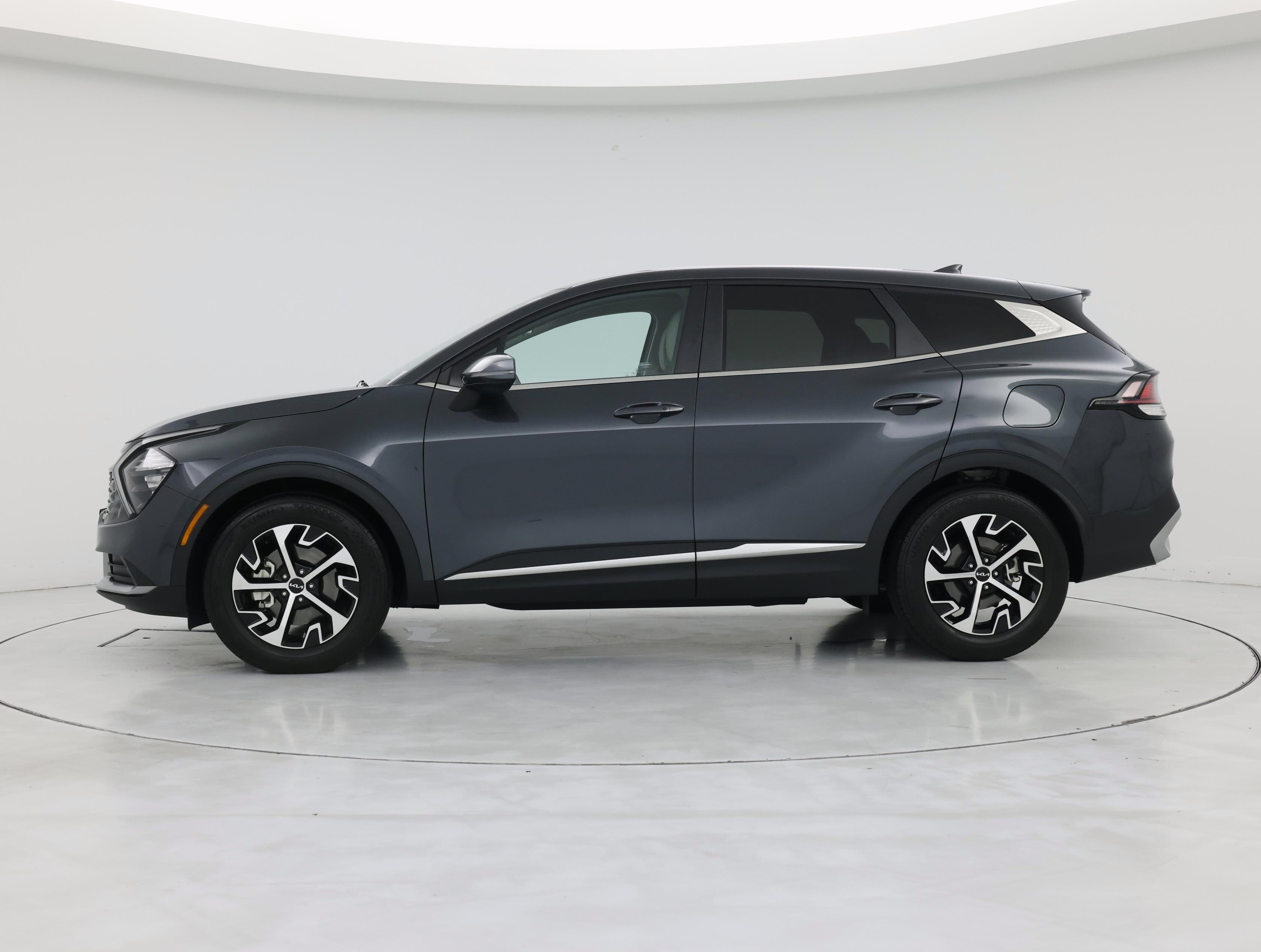 Thumbnail: 2023 Kia Sportage - 3
