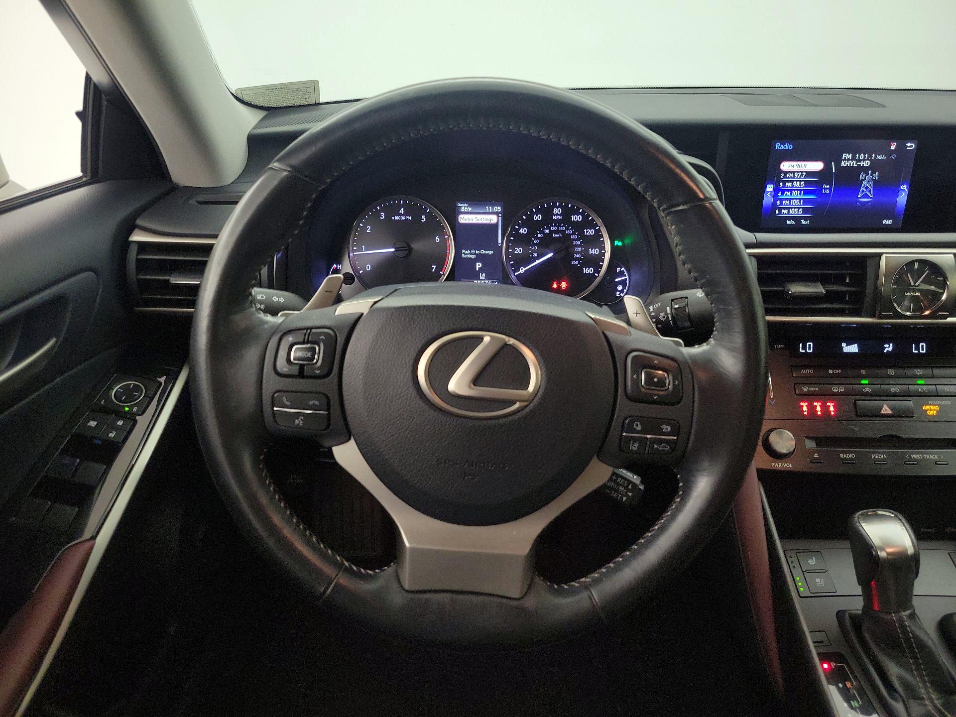 Thumbnail: 2018 Lexus IS - 10