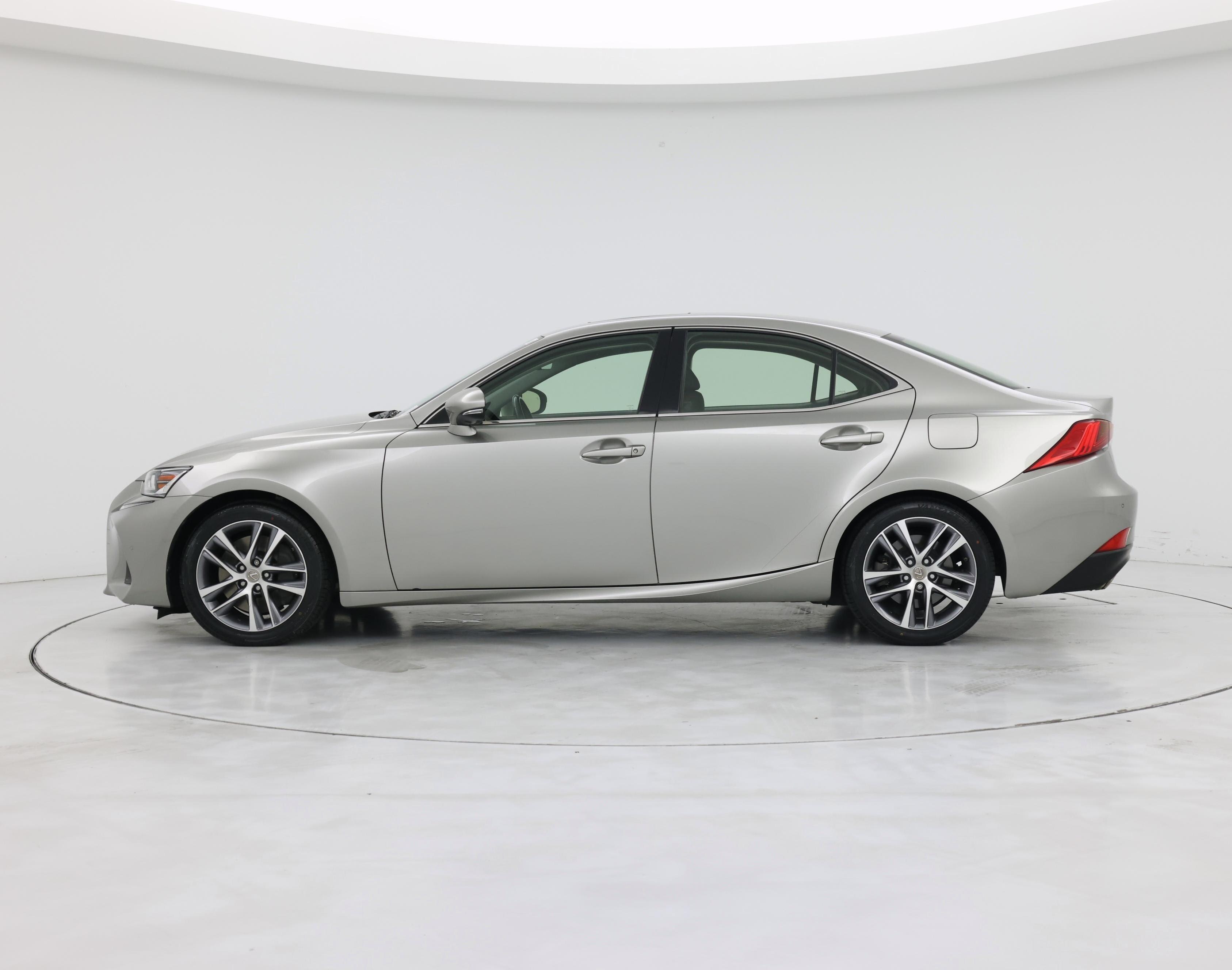 Thumbnail: 2018 Lexus IS - 3