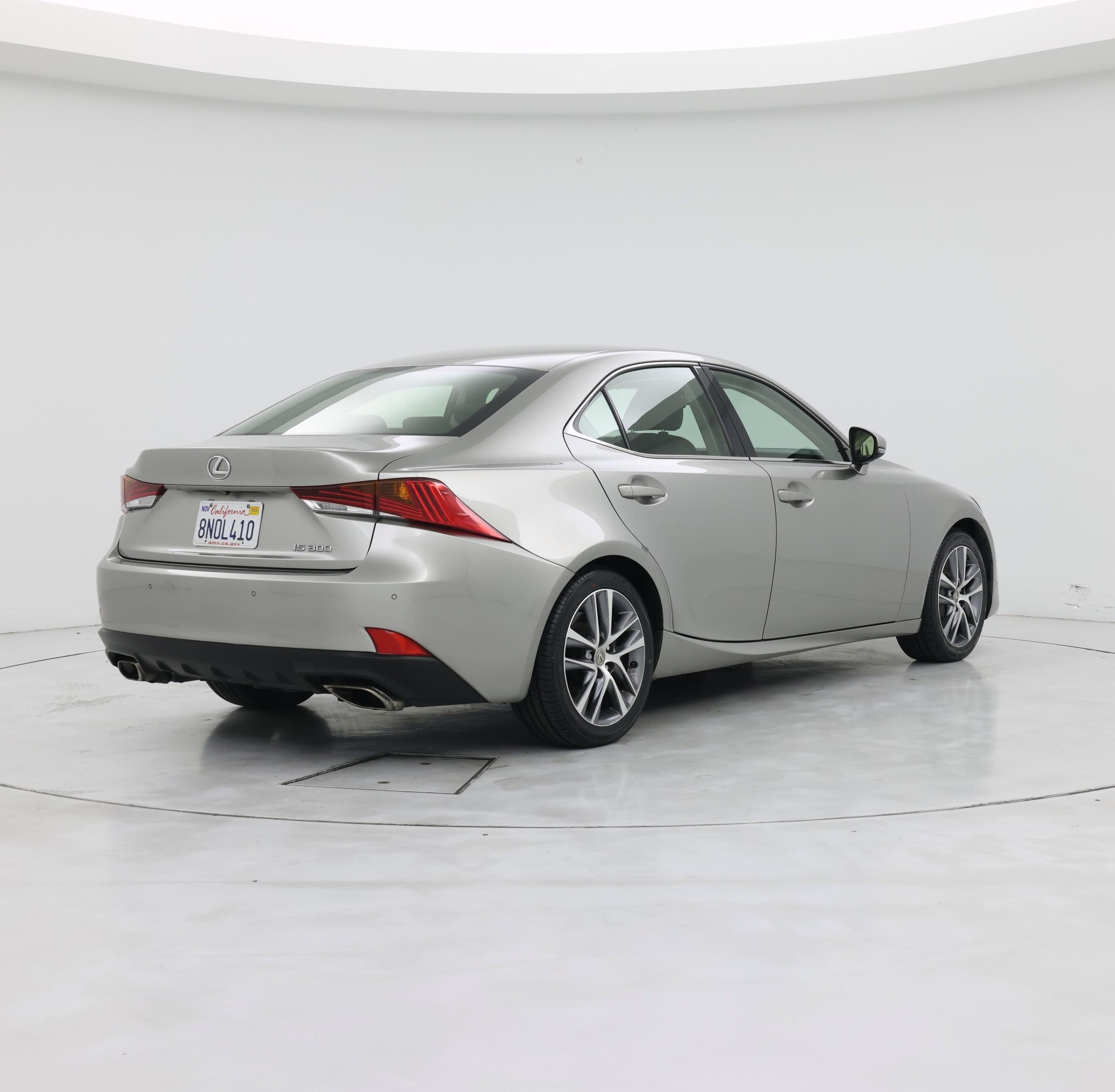 Thumbnail: 2018 Lexus IS - 8