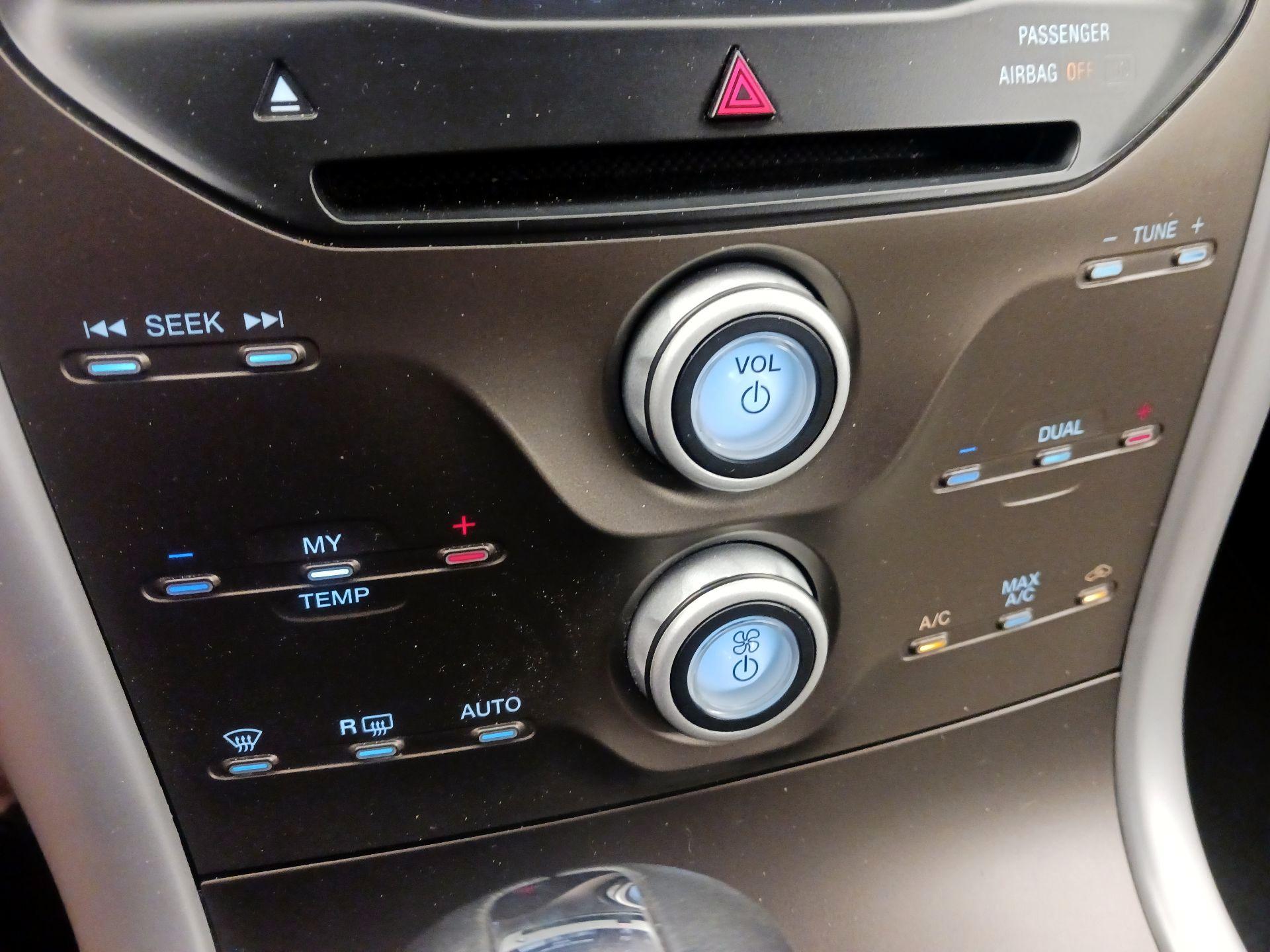 Thumbnail: 2014 Ford Edge - 16